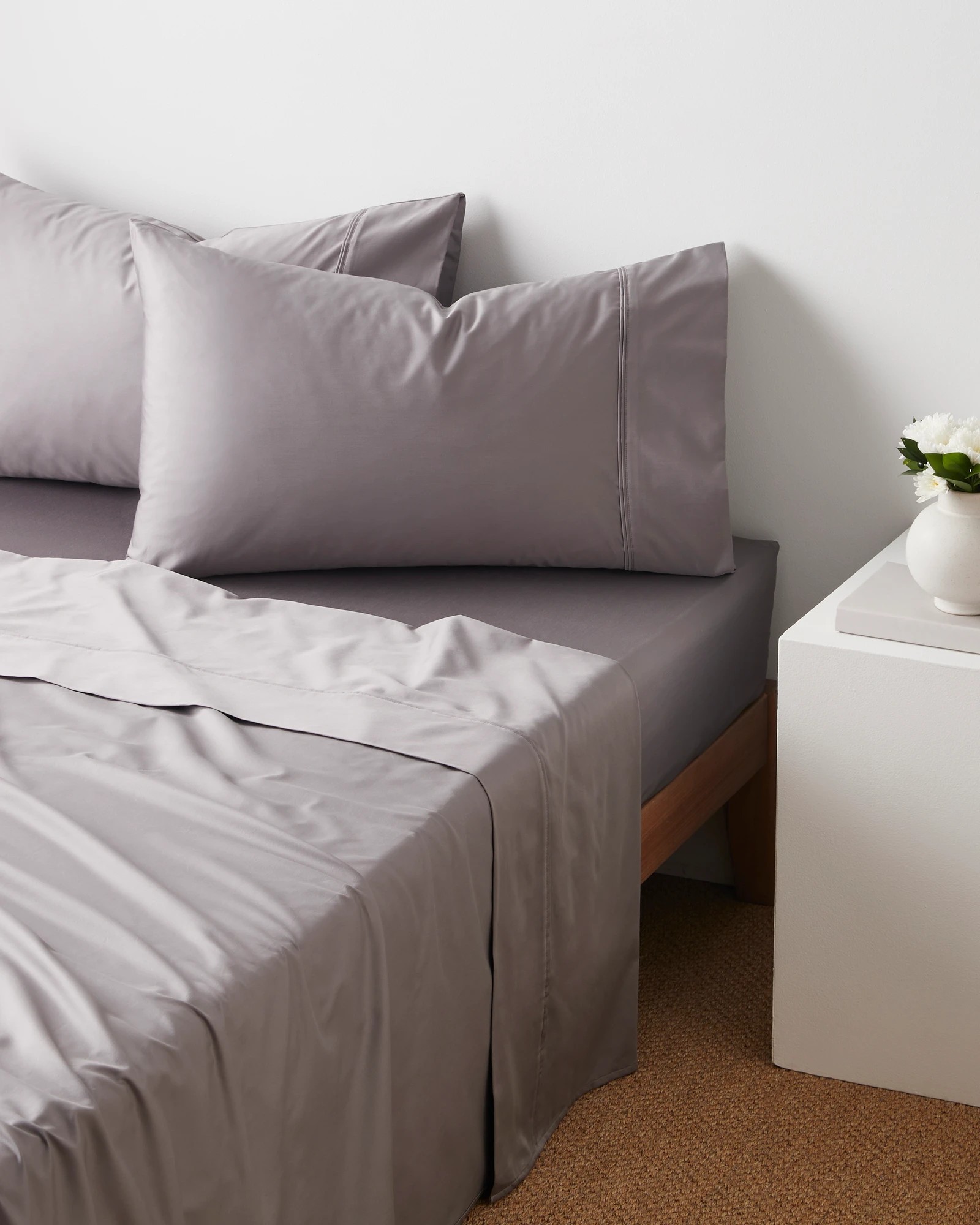 1 Target Egyptian Cotton 600 Thread Count Deep Fitted Sheet
 - Queen Bed
 - Grey, 1 of 2