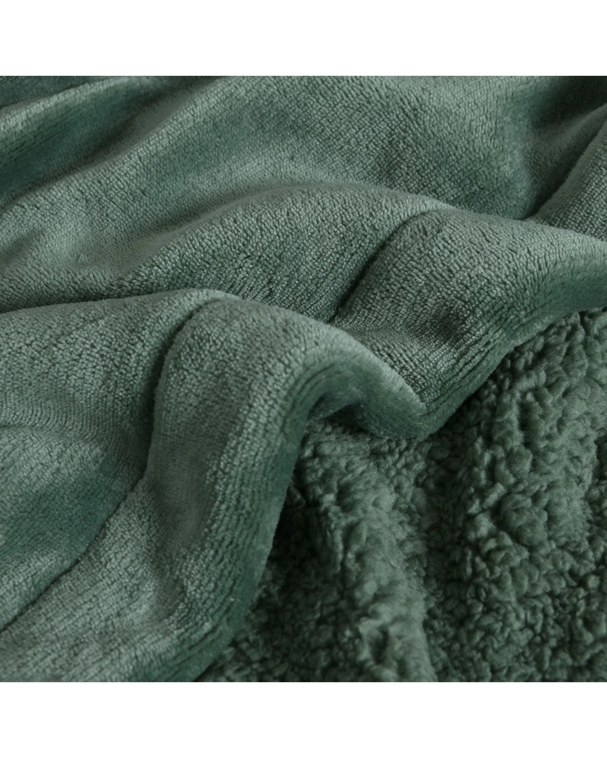 4 Serene Hudson Fleece and Sherpa Reverse Blanket 240x250cm (Queen/King Bed) - Leaf, 4 of 6