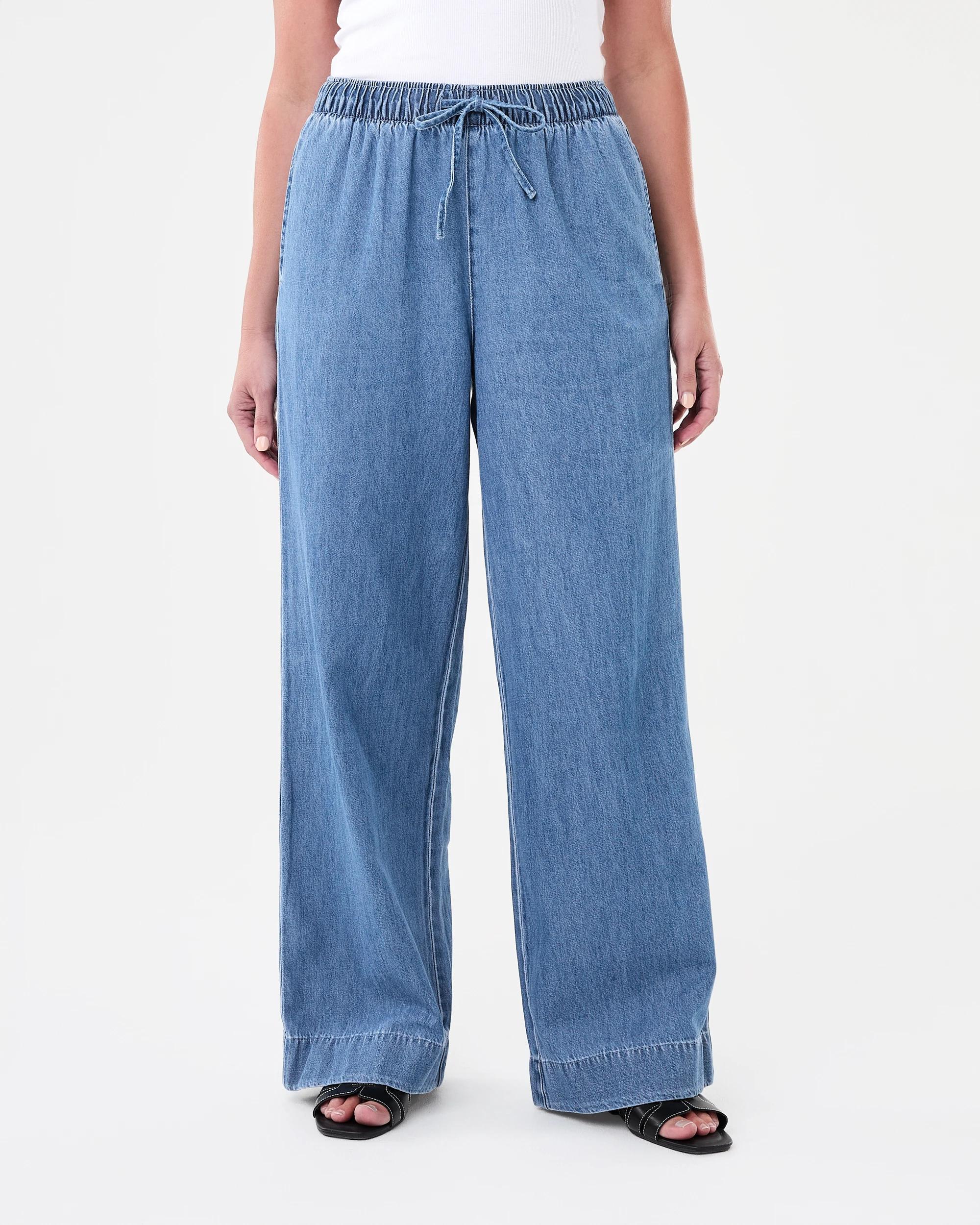 1 Comfort Wide Leg Jeans Mid Wash, 1 of 9