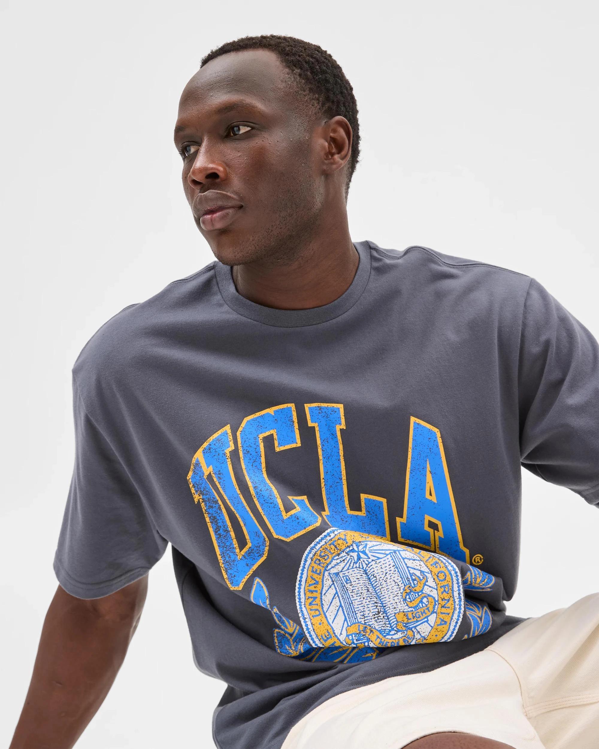 6 Licensed UCLA Crest T-Shirt BLACK, 6 of 6