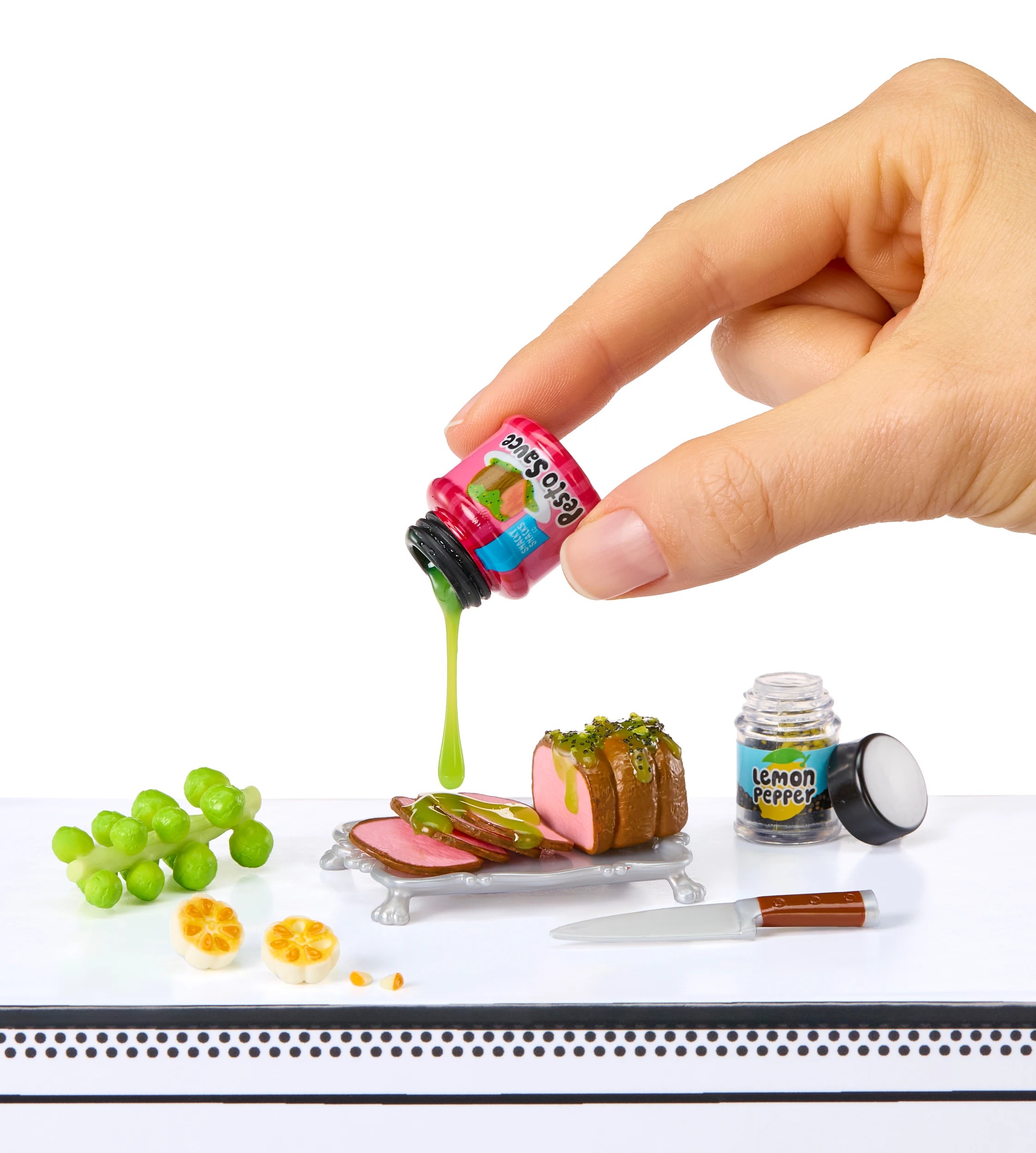 4 MGA’s Miniverse: Make It Mini Holiday Theme (Dr. Seuss Grinch) - Assorted, 4 of 7