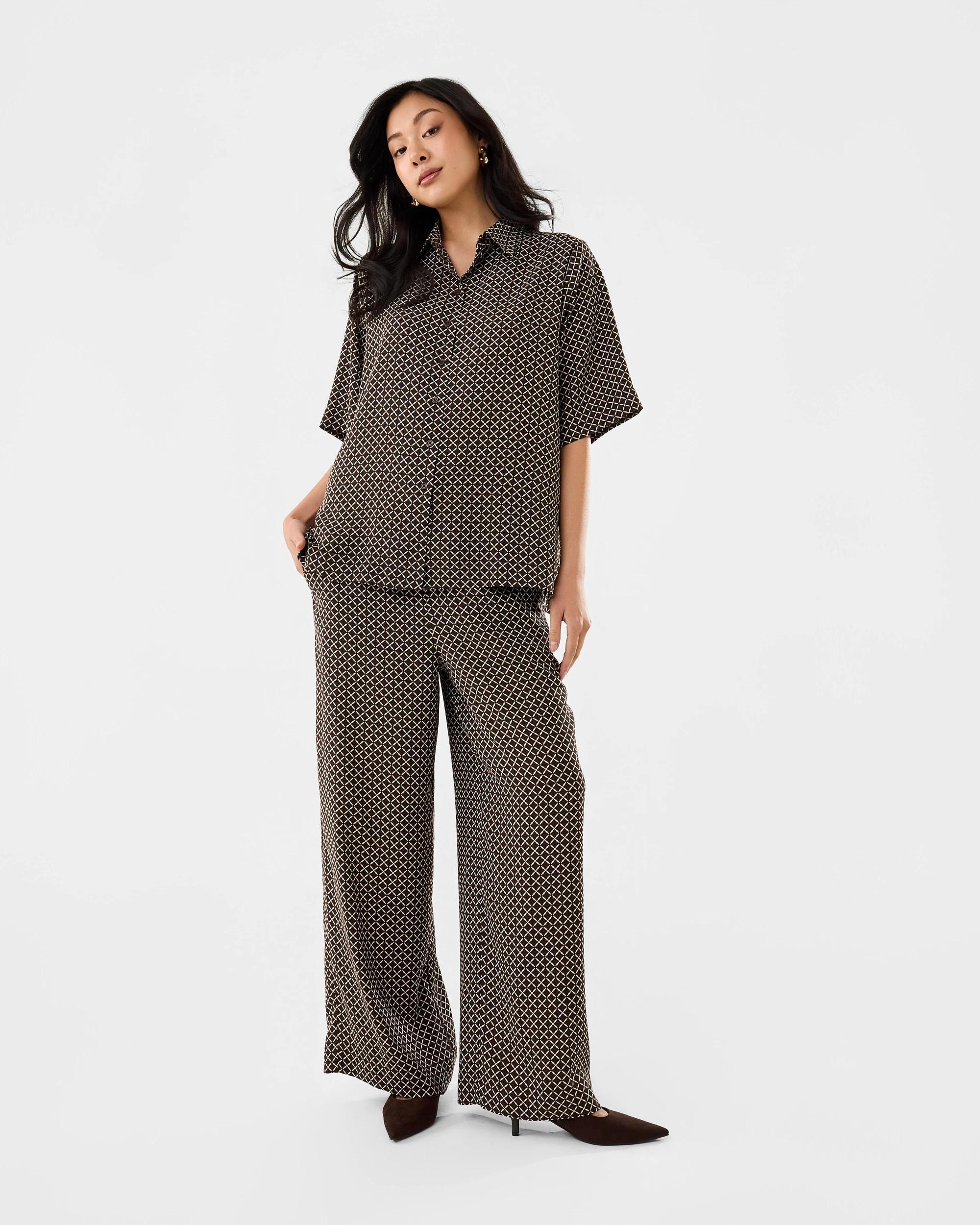 2 Printed Pants Mono Tile, 2 of 6