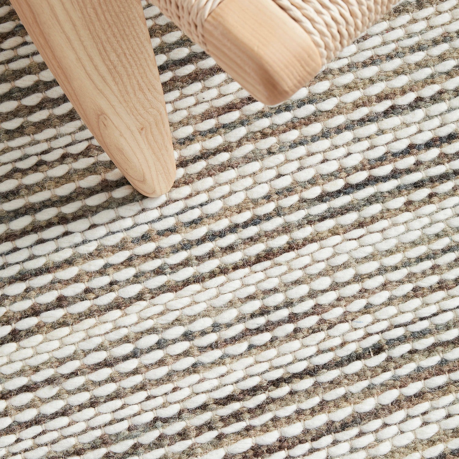 4 Common Ground Rugs Nordica 315 225x155cm - Medium Handmade Wool Floor Rug - Off White - Silver, 4 of 9