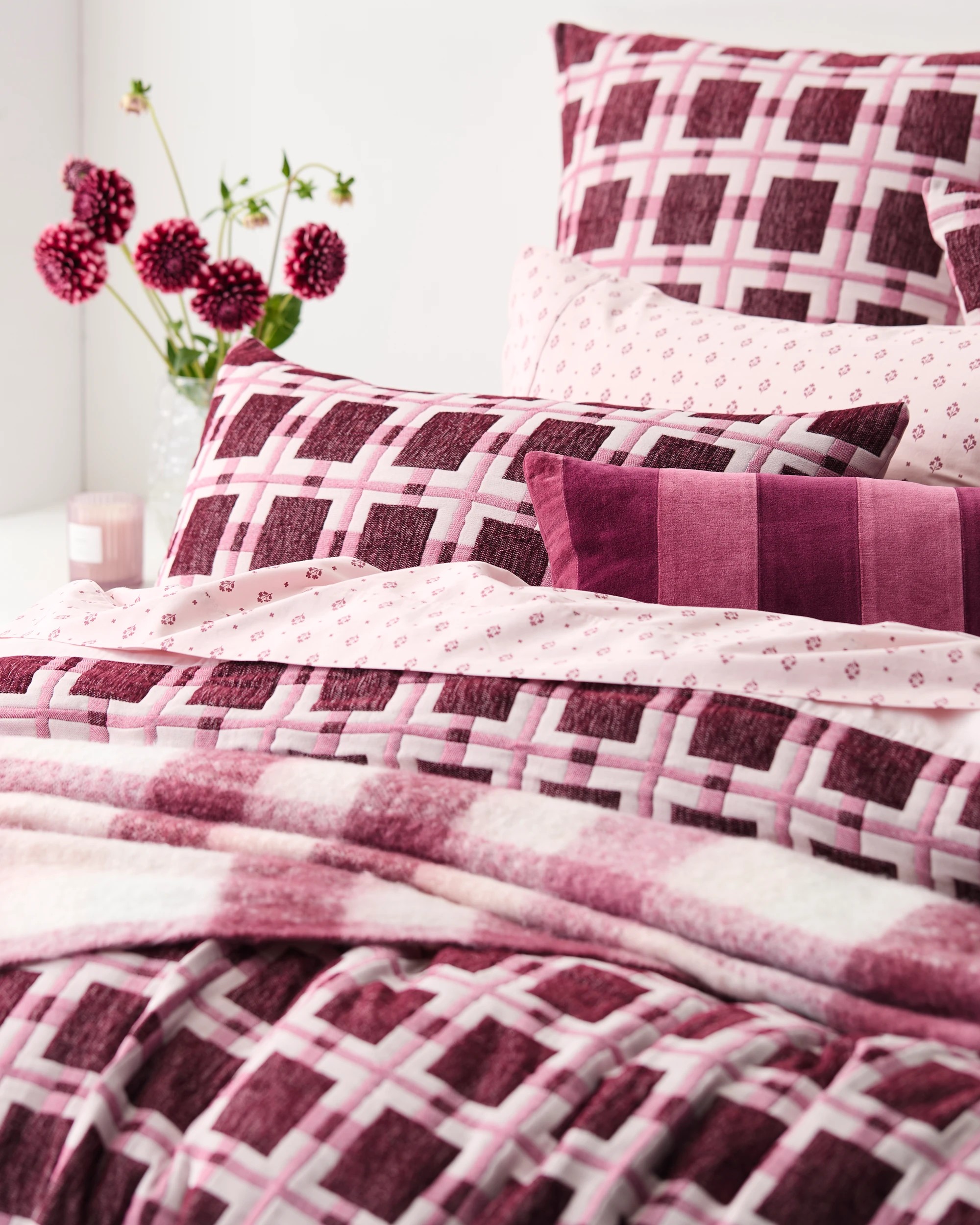 3 Target Scarlett Chenille Textured Quilt Cover Set - Sangria - Queen Bed - Pink, 3 of 8