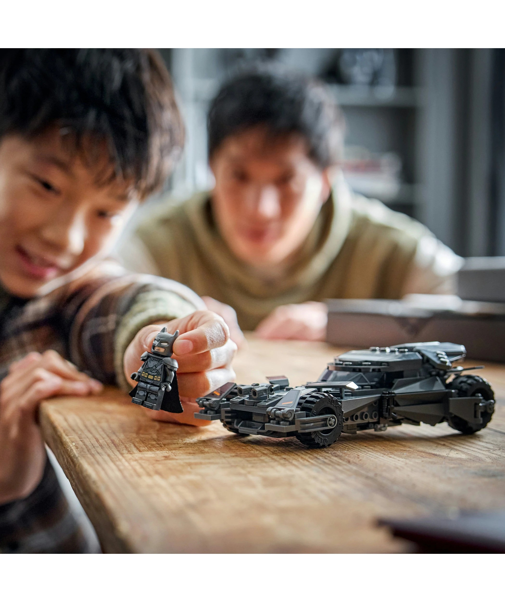 9 LEGO Super Heroes Batman v Superman Batmobile 76331, 9 of 10