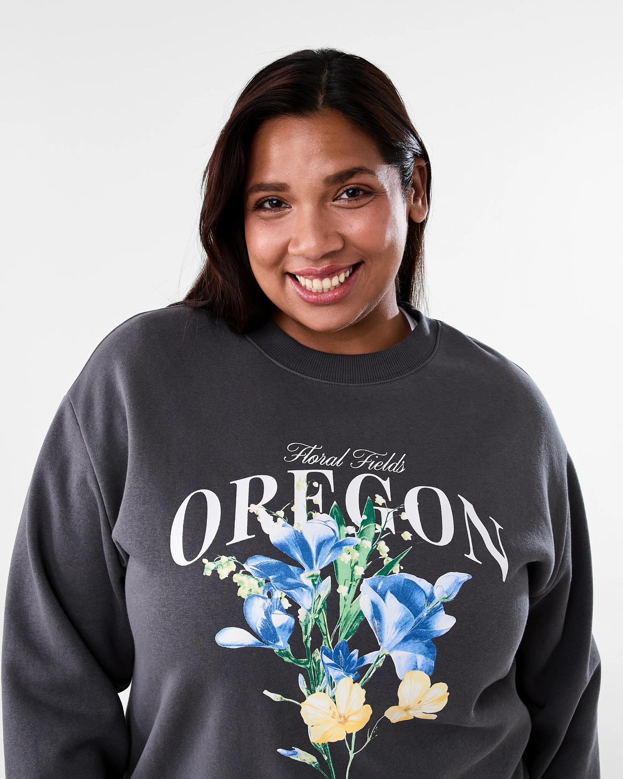 4 Curve Long Sleeve Crew Neck Sweatshirt Oregon, 4 of 6