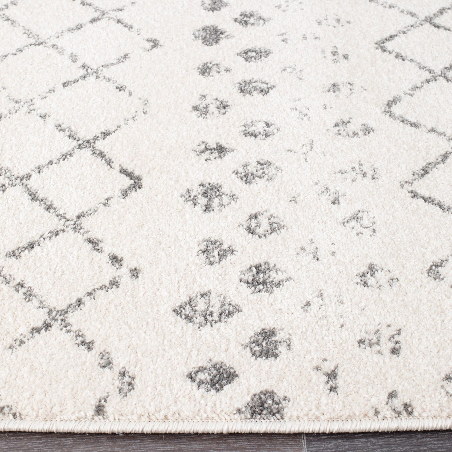 4 Common Ground Rugs Bluebay 454 330x240 cm Rug - White, 4 of 6