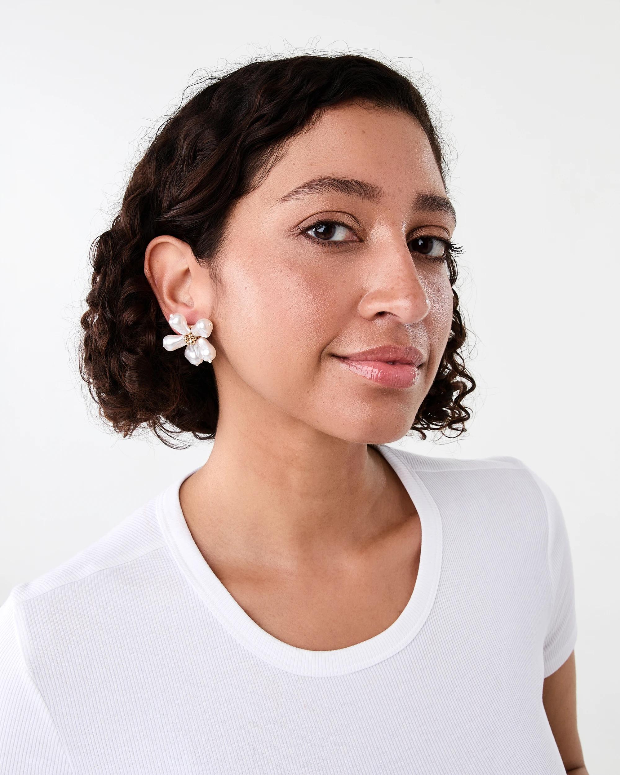 4 Faux Pearl Flower Stud Earrings - Gold Tone Gold, 4 of 5