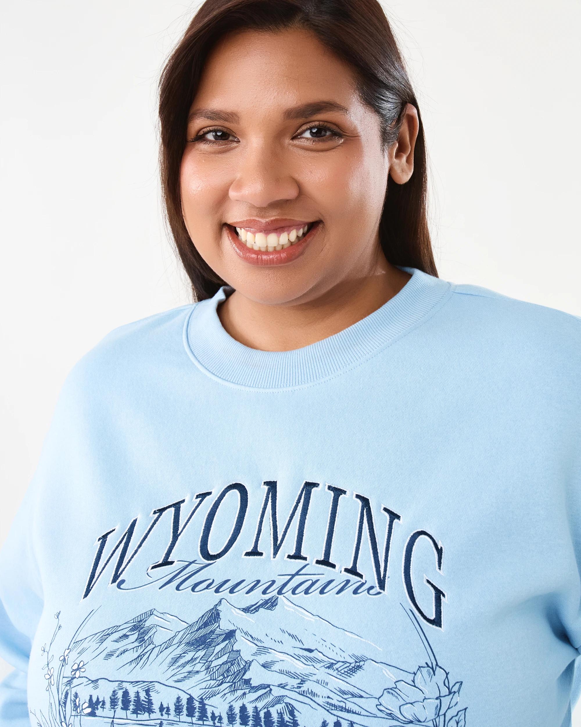 4 Curve Long Sleeve Crew Neck Sweatshirt Wyom Blue, 4 of 7