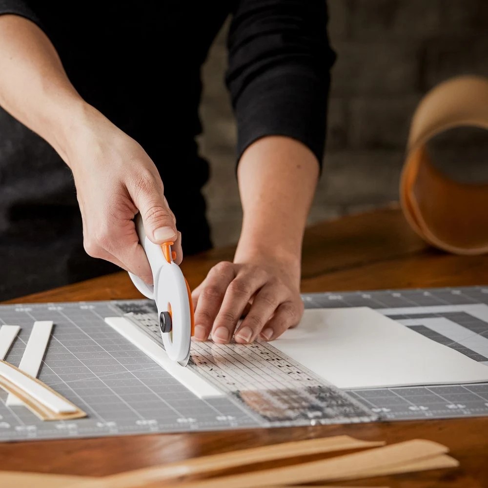 3 Fiskars 65mm Heavy-duty Comfort Loop Rotary Cutter, 3 of 3