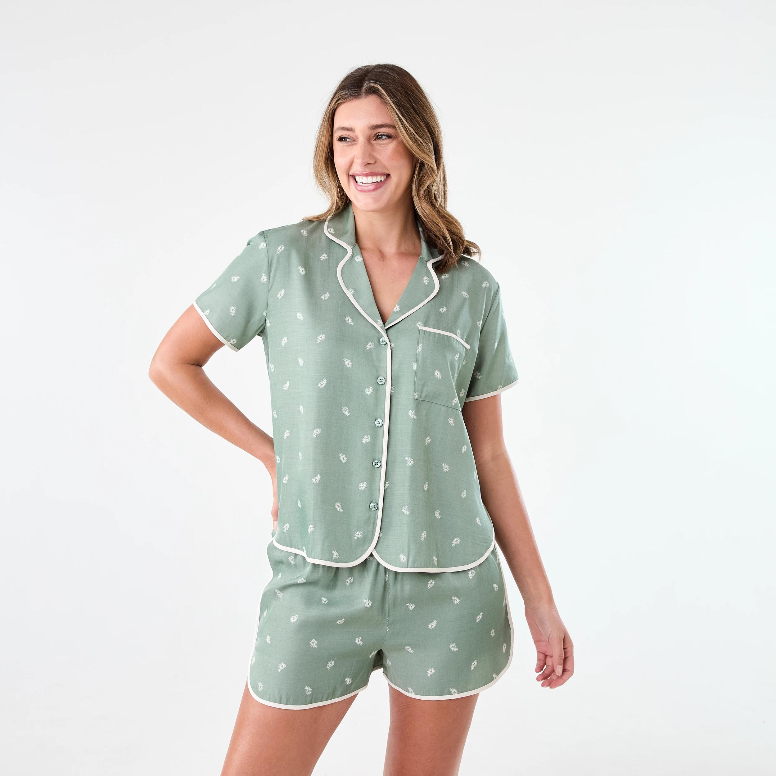 1 Short Sleeve Top and Shorts Matte Satin Pyjama Set Ditsy Pais, 1 of 9