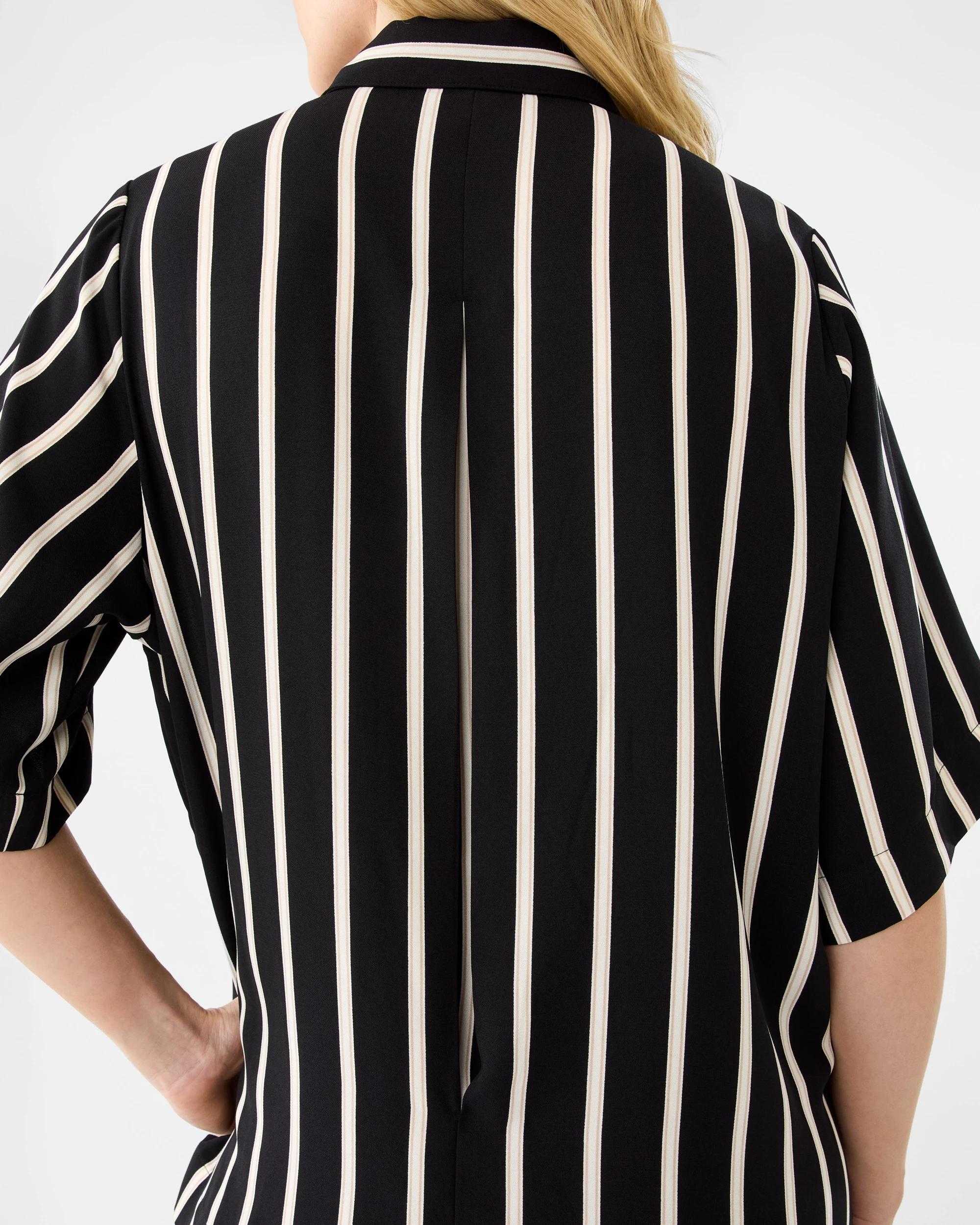 8 Short Sleeve Relaxed Print Shirt Strp Blk, 8 of 9