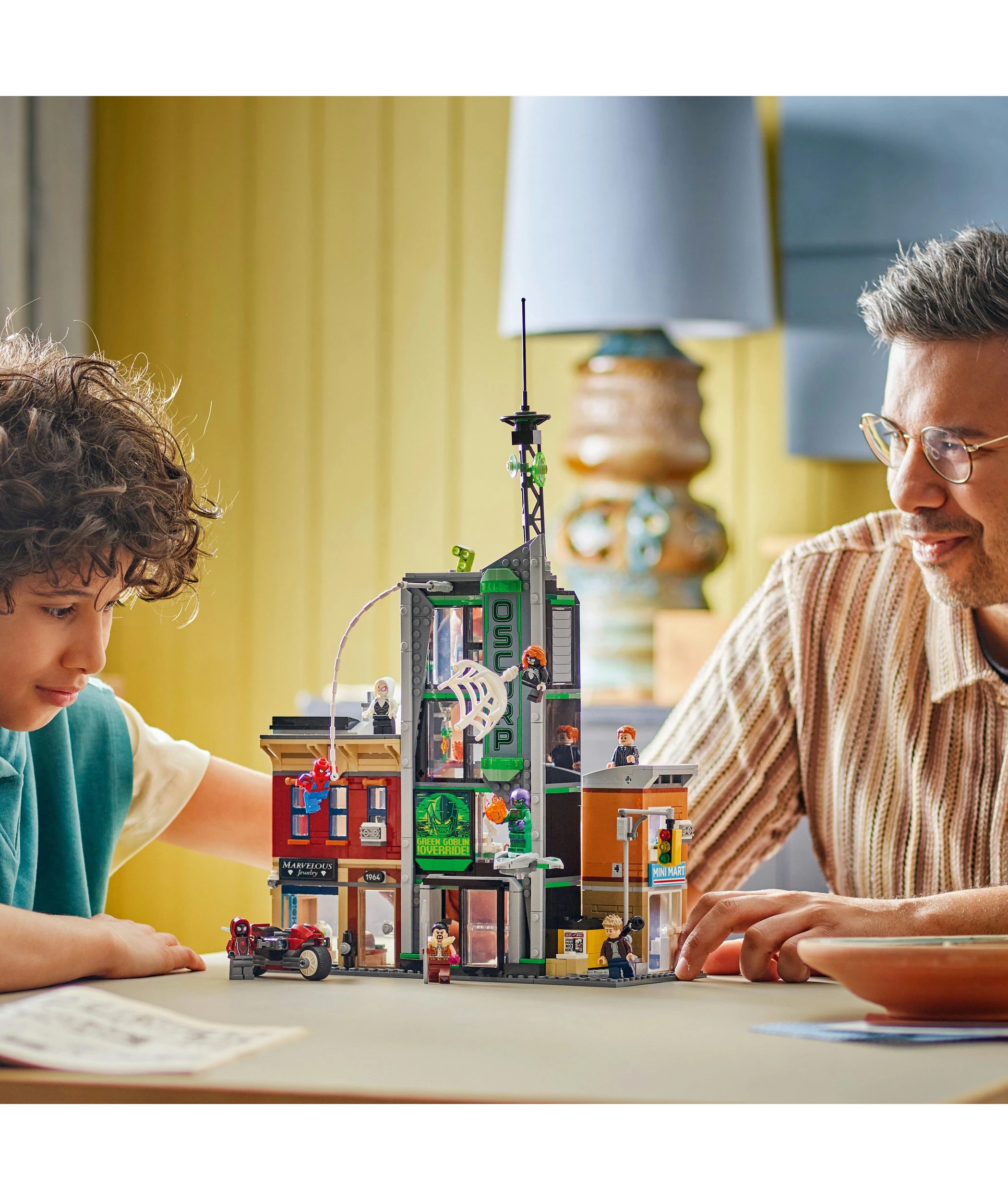 9 LEGO Marvel Super Heroes Spider-Man vs. Oscorp 76324, 9 of 10