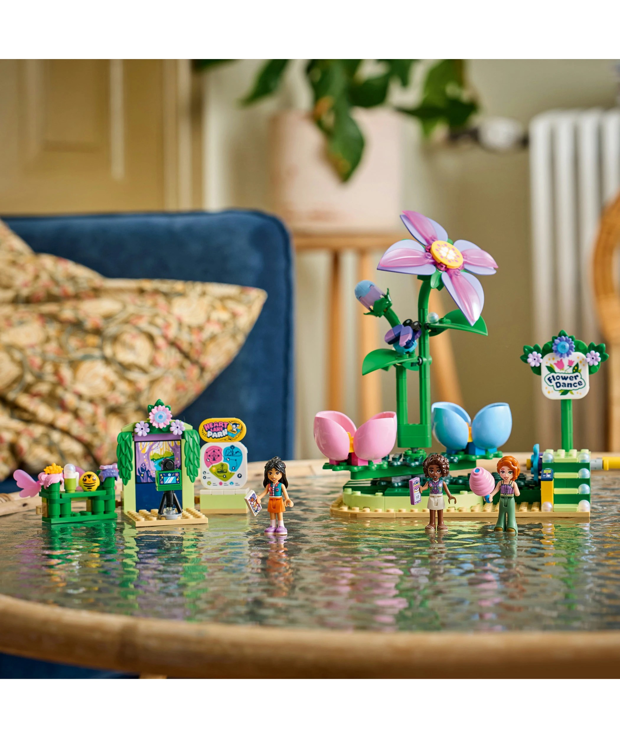 9 LEGO Friends Spinning Flower & Fairy Teacup Ride 42702, 9 of 10