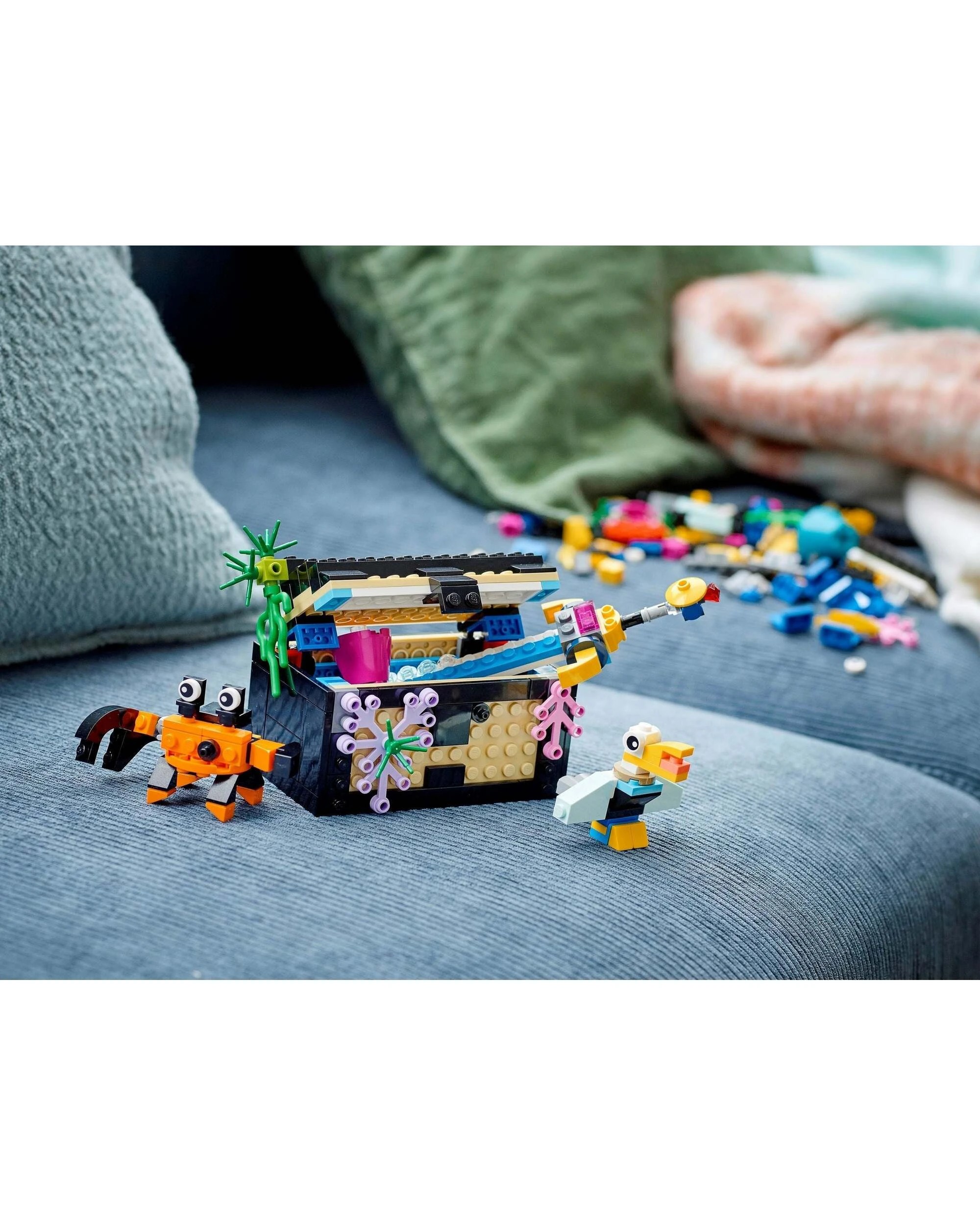 5 LEGO 31122 Creator 3in1 Fish Tank Playset, 5 of 5