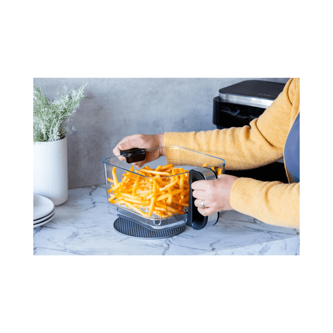 4 Healthy Choice 1200-1400W 6L Touch Controlled Digital Air Fryer with Glass Basket, 4 of 9