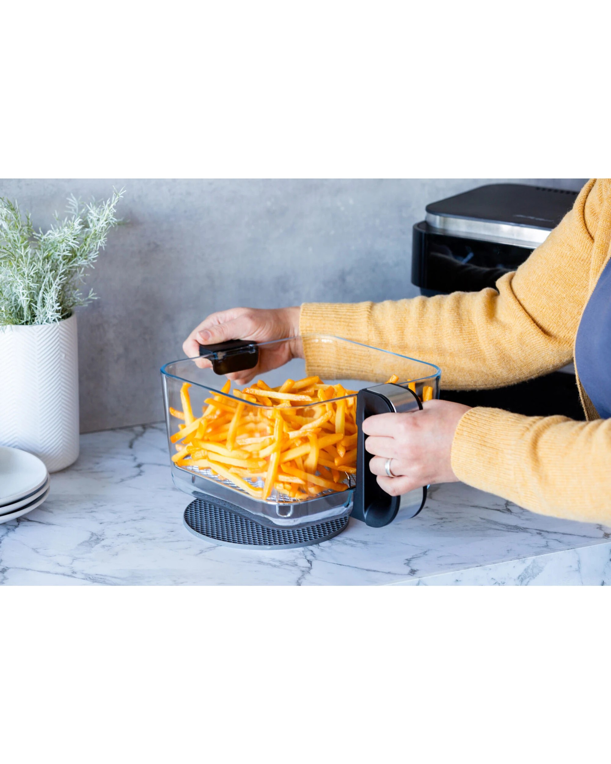 4 Healthy Choice 1200-1400W 6L Touch Controlled Digital Air Fryer with Glass Basket, 4 of 9