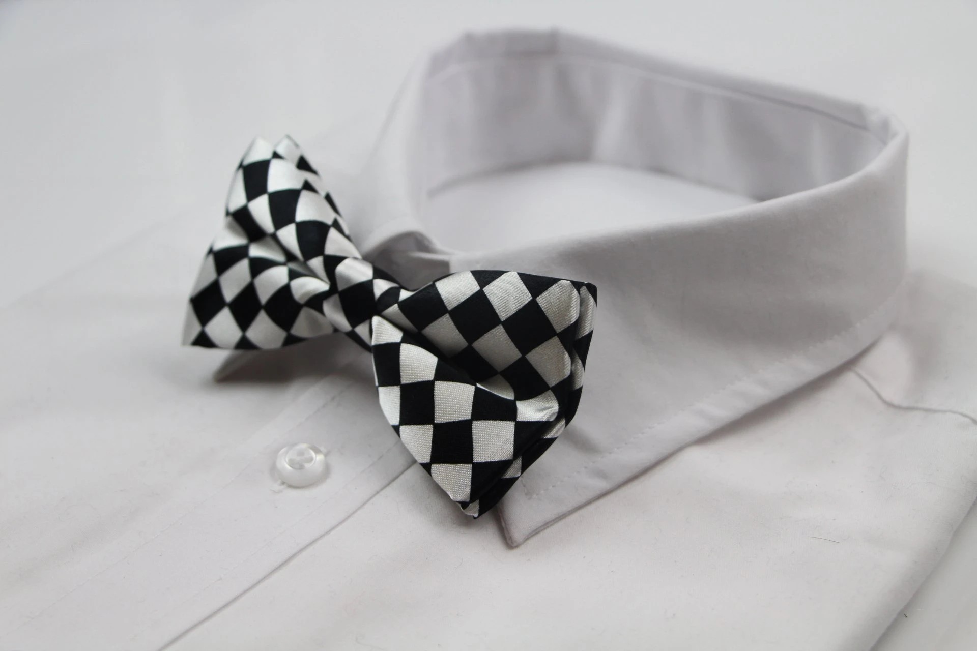 1 Zasel Mens White & Black Checkered Block Patterned Bow Tie, 1 of 2