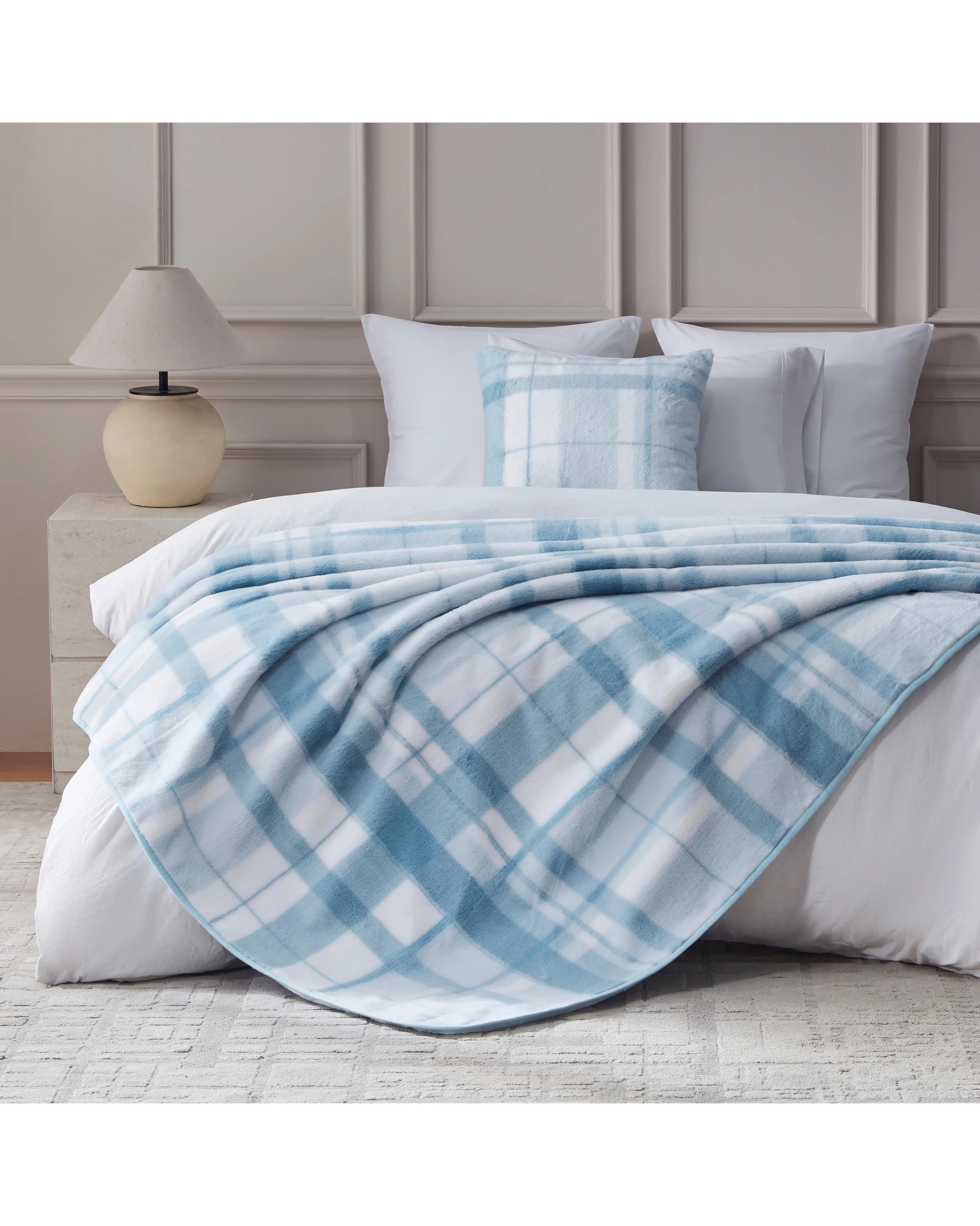 1 Dreamaker Wynter Reversible Faux Fur Throw 180x200cm - Blue, 1 of 7