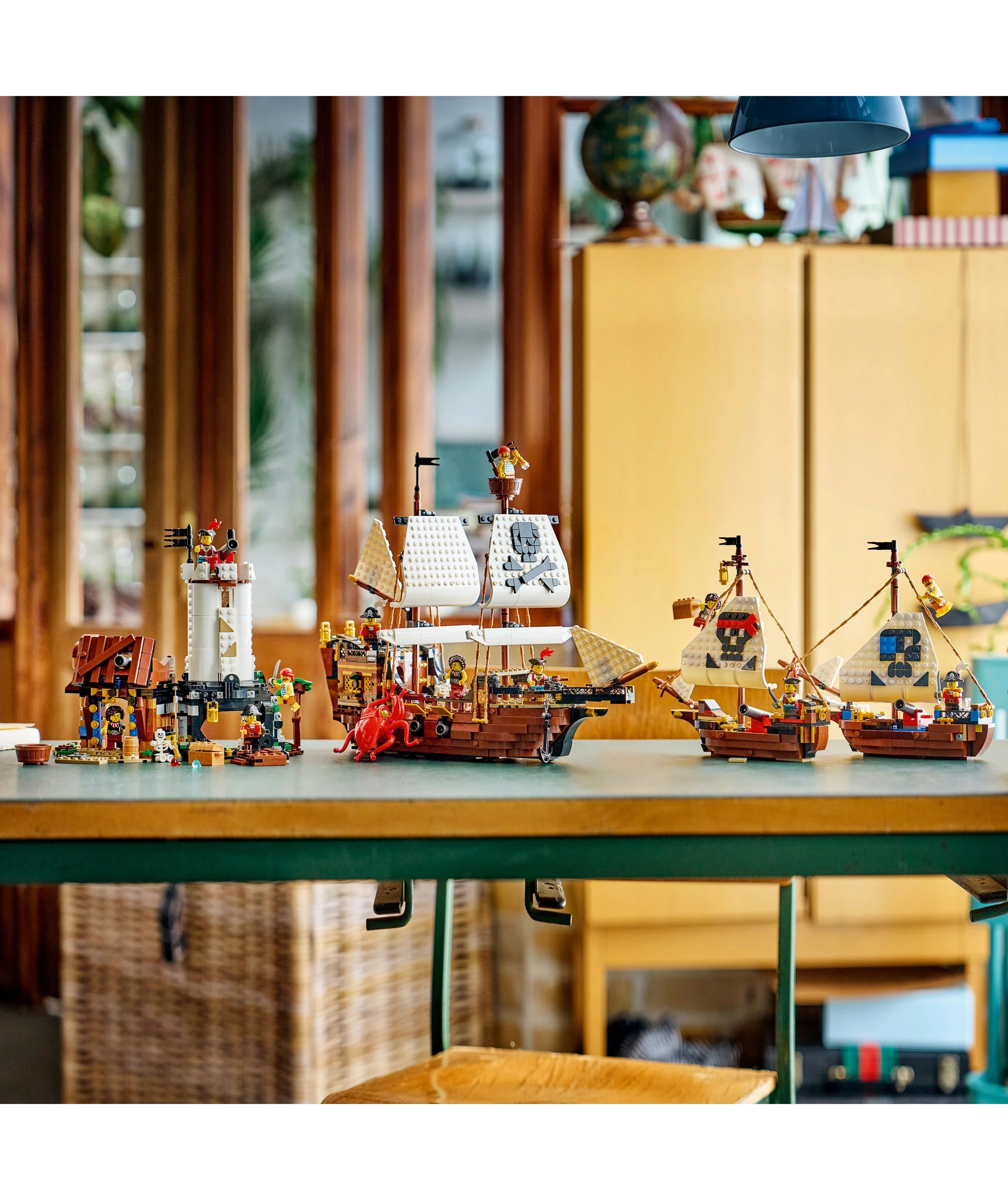 8 LEGO Creator Iconic Pirate Ship 31387, 8 of 9