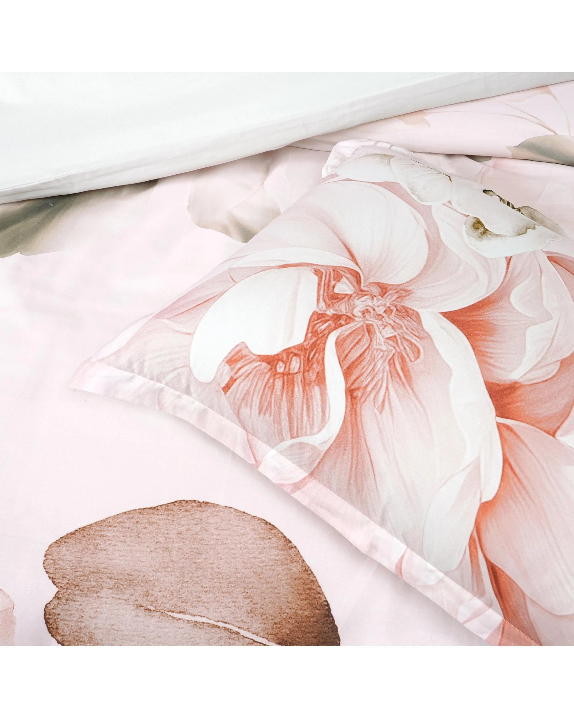 5 Bianca Bedding LAYLA Cotton Sateen Queen Quilt Cover Set (210cm x 210cm)
 - Queen Bed
 - white, 5 of 5