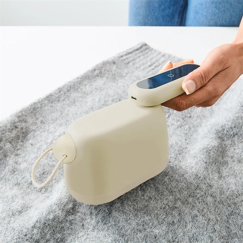 1 Rechargeable Dual Fabric Shaver, 1 of 10