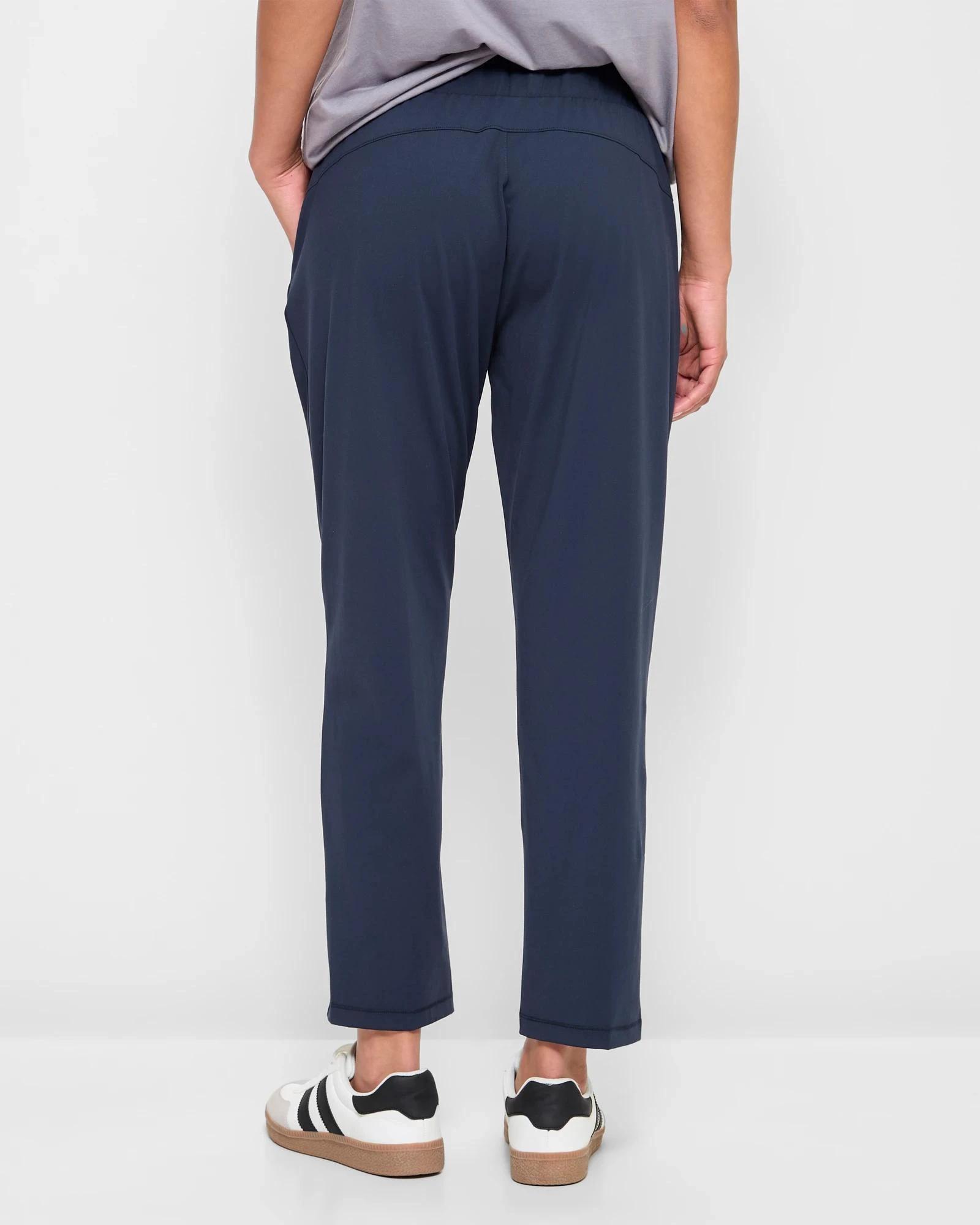 4 Target Active 7/8 Length Relaxed Travel Pants NAVY BLUE, 4 of 5