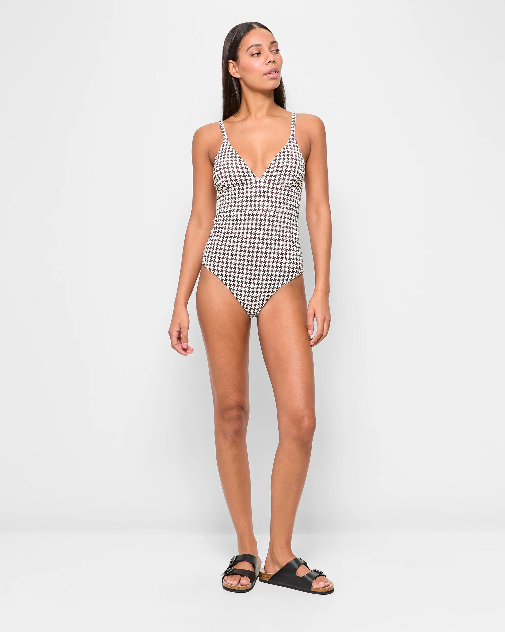 2 Target V-front Crinkle One Piece Bathers - Shape Your Body HOT CHOCOLATE/CREAM, 2 of 5
