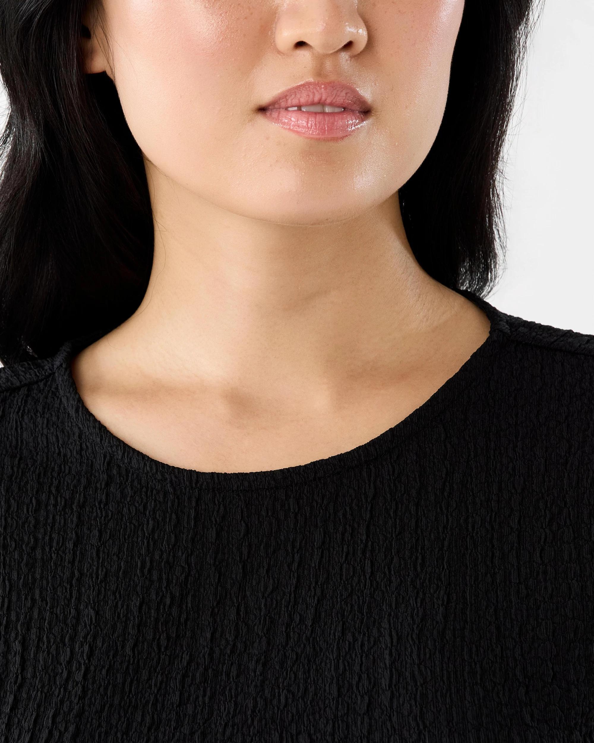 5 Short Sleeve Textured T-shirt Black, 5 of 7