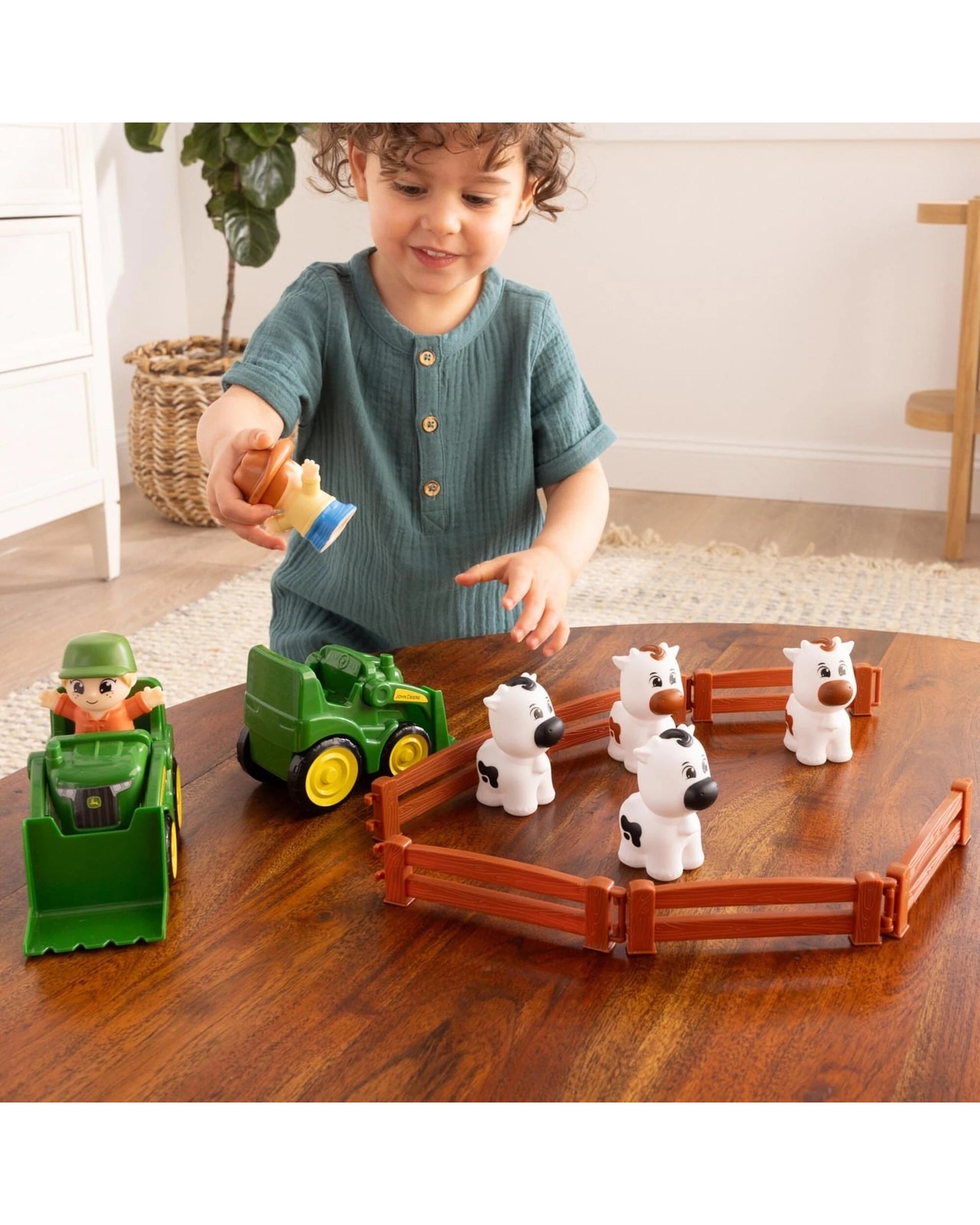 7 John Deere The Cows are Out Playset, 7 of 9