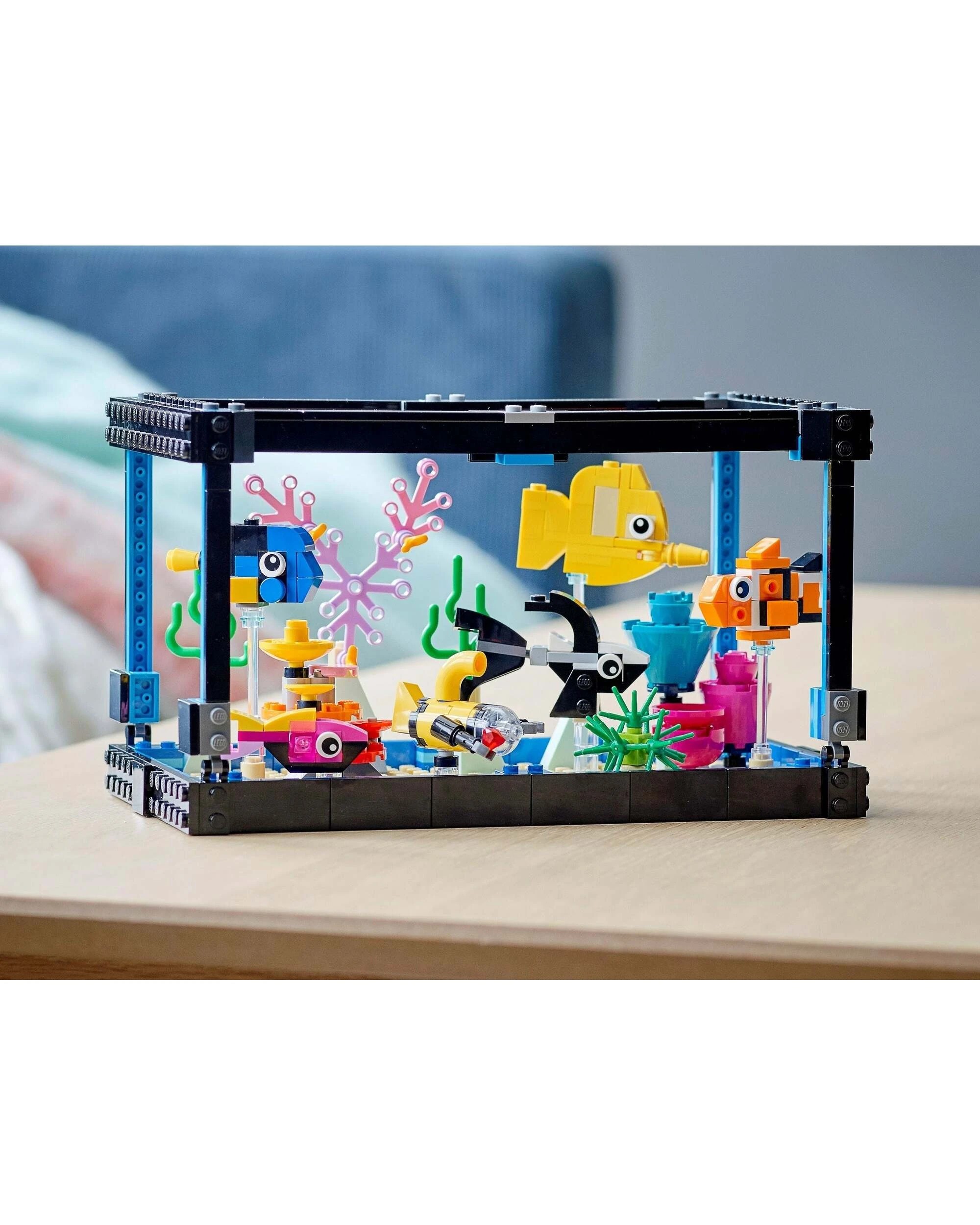 3 LEGO 31122 Creator 3in1 Fish Tank Playset, 3 of 5