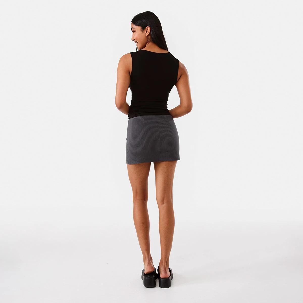 6 Sleeveless Ruched Top Black, 6 of 9