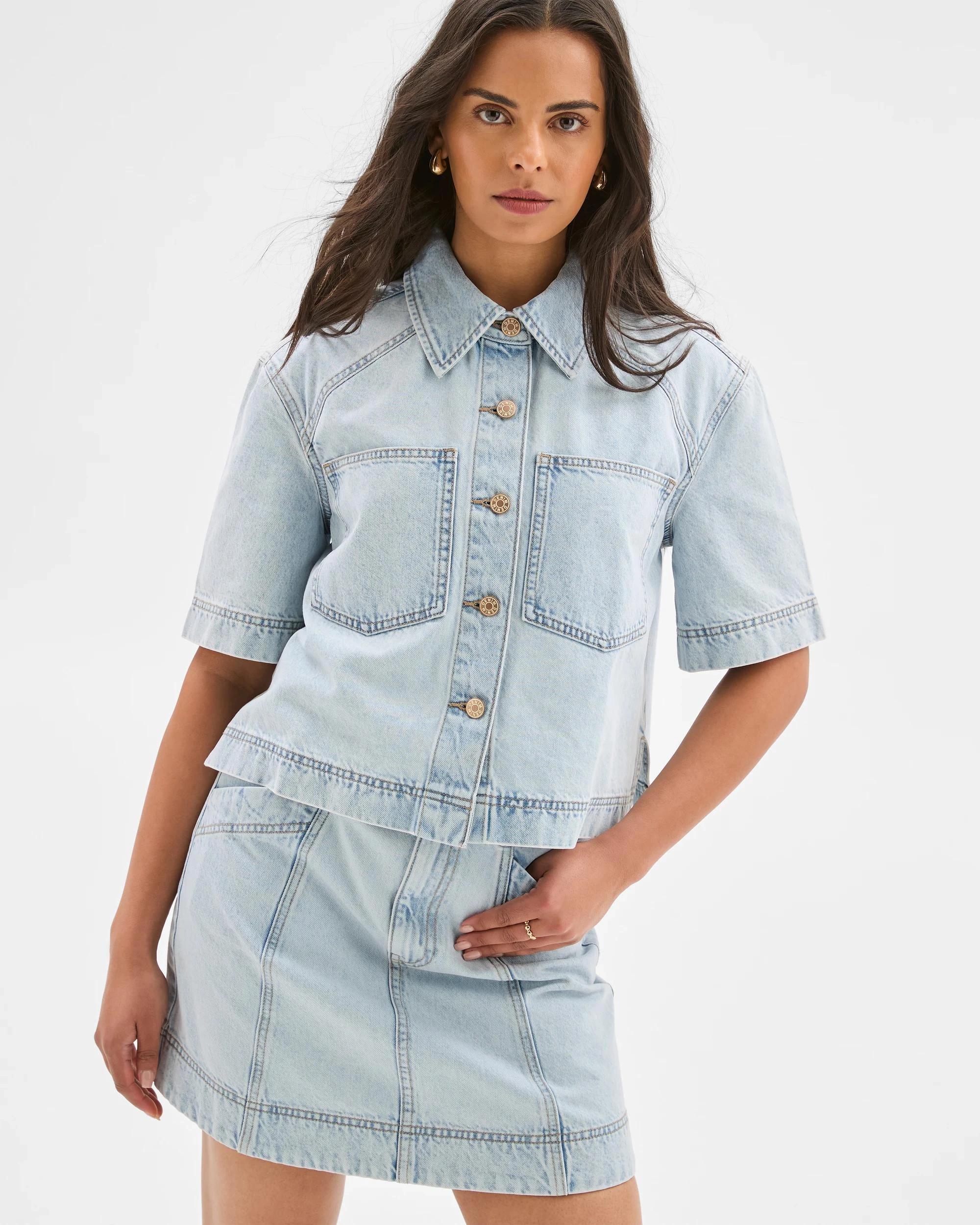 4 Target Raglan Denim Shacket SUNBLEACHED BLUE, 4 of 5