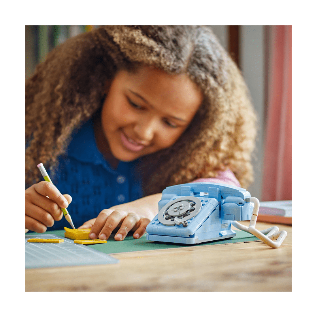 8 LEGO Creator Retro Telephone 31174, 8 of 10