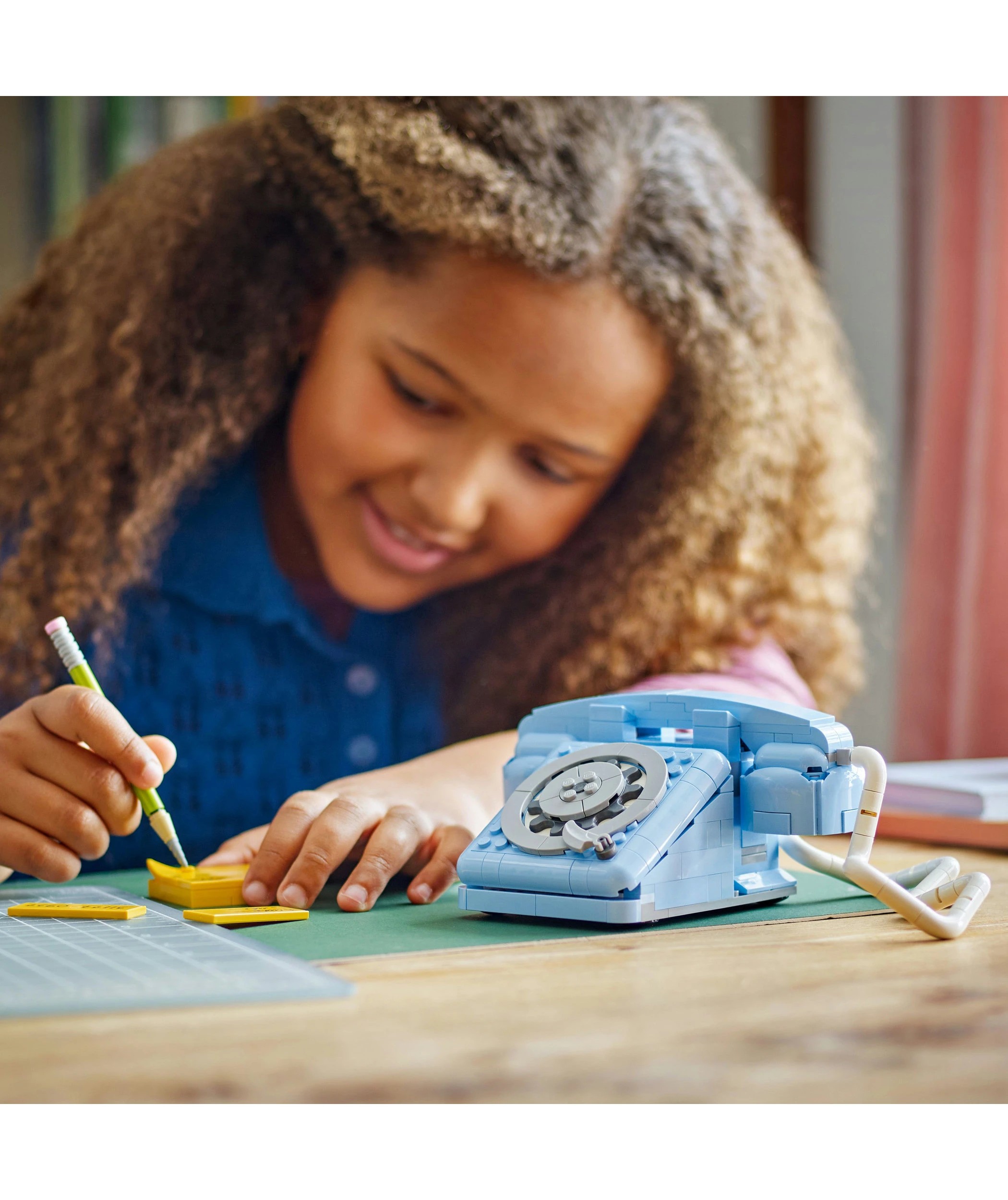 8 LEGO Creator Retro Telephone 31174, 8 of 10