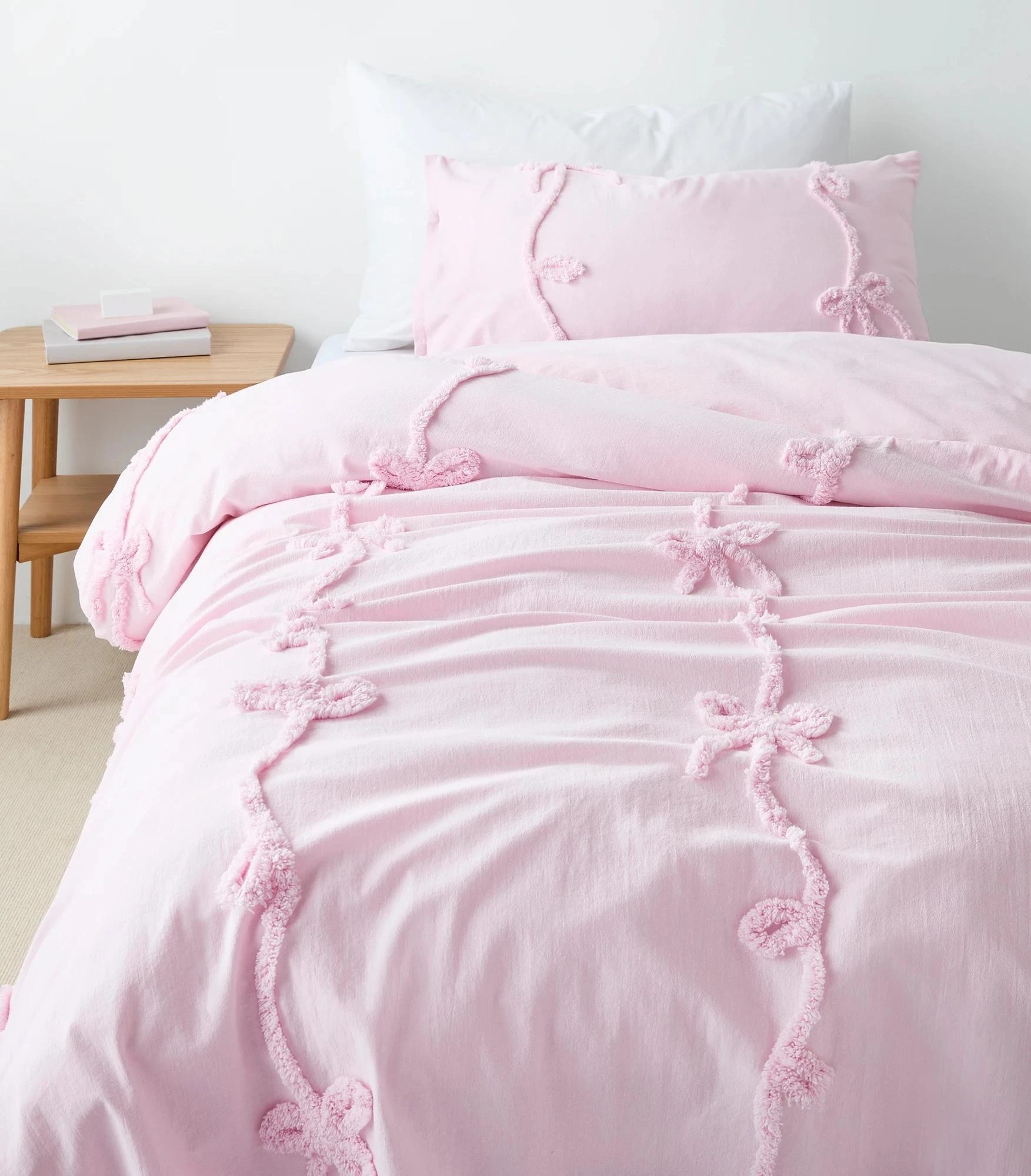 1 Target Bonnie Bows Textured Quilt Cover Set - Queen Bed - Pink, 1 of 3
