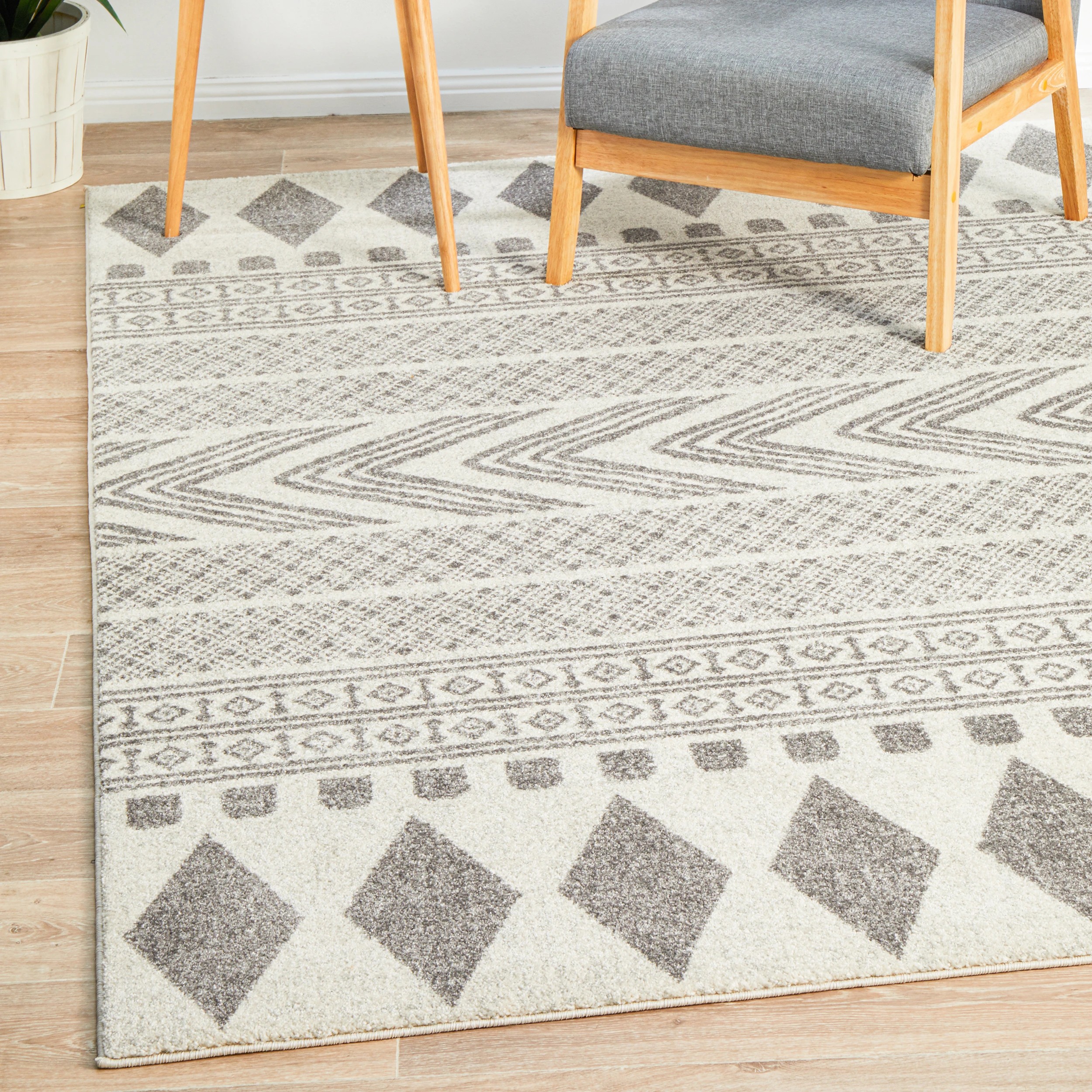 1 Common Ground Rugs Phantom 359 400x300cm - Extra Extra Large Floor Rug - Silver, 1 of 8