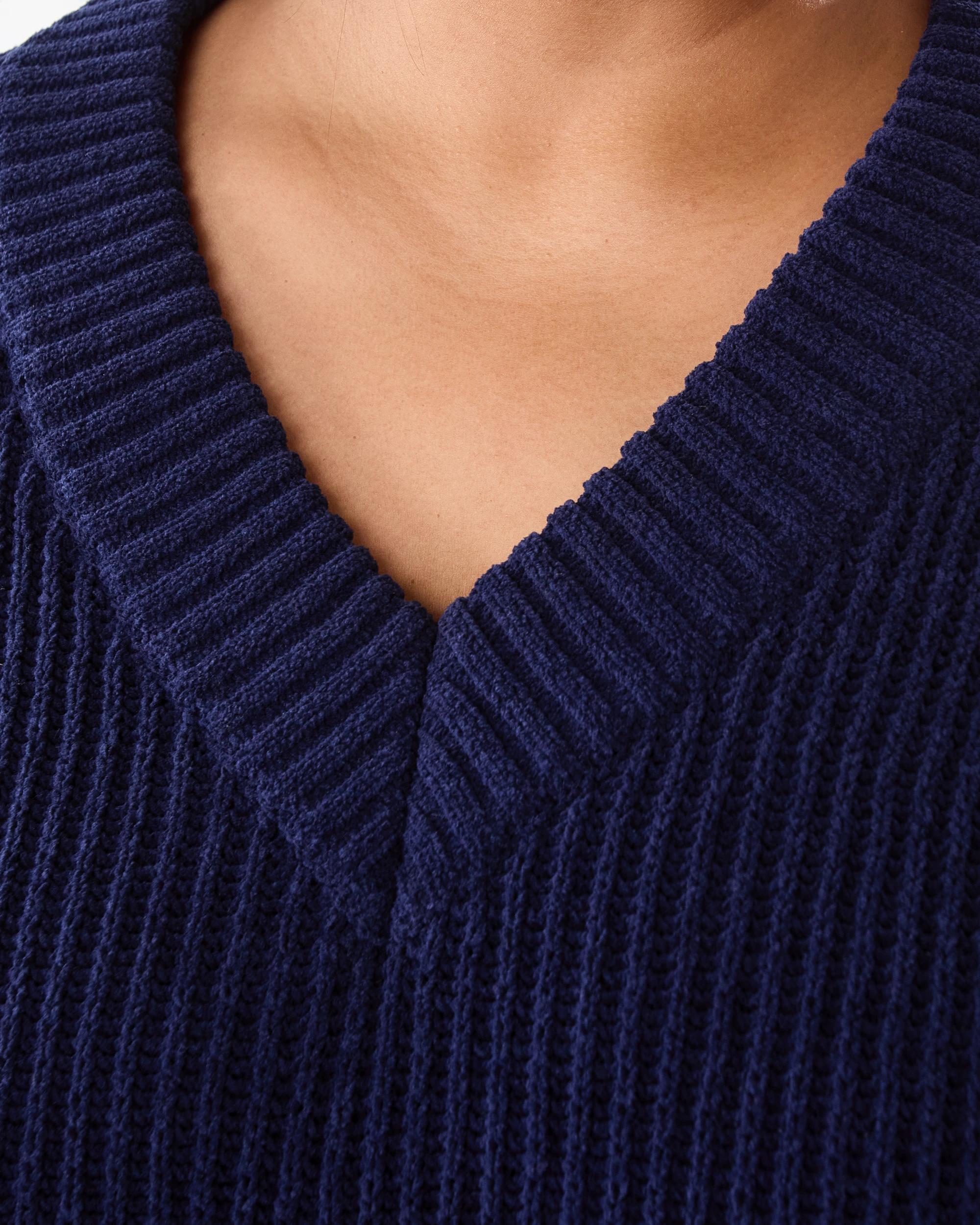 5 Curve Long Sleeve V-neck Chenille Jumper Blu Pcoat, 5 of 7