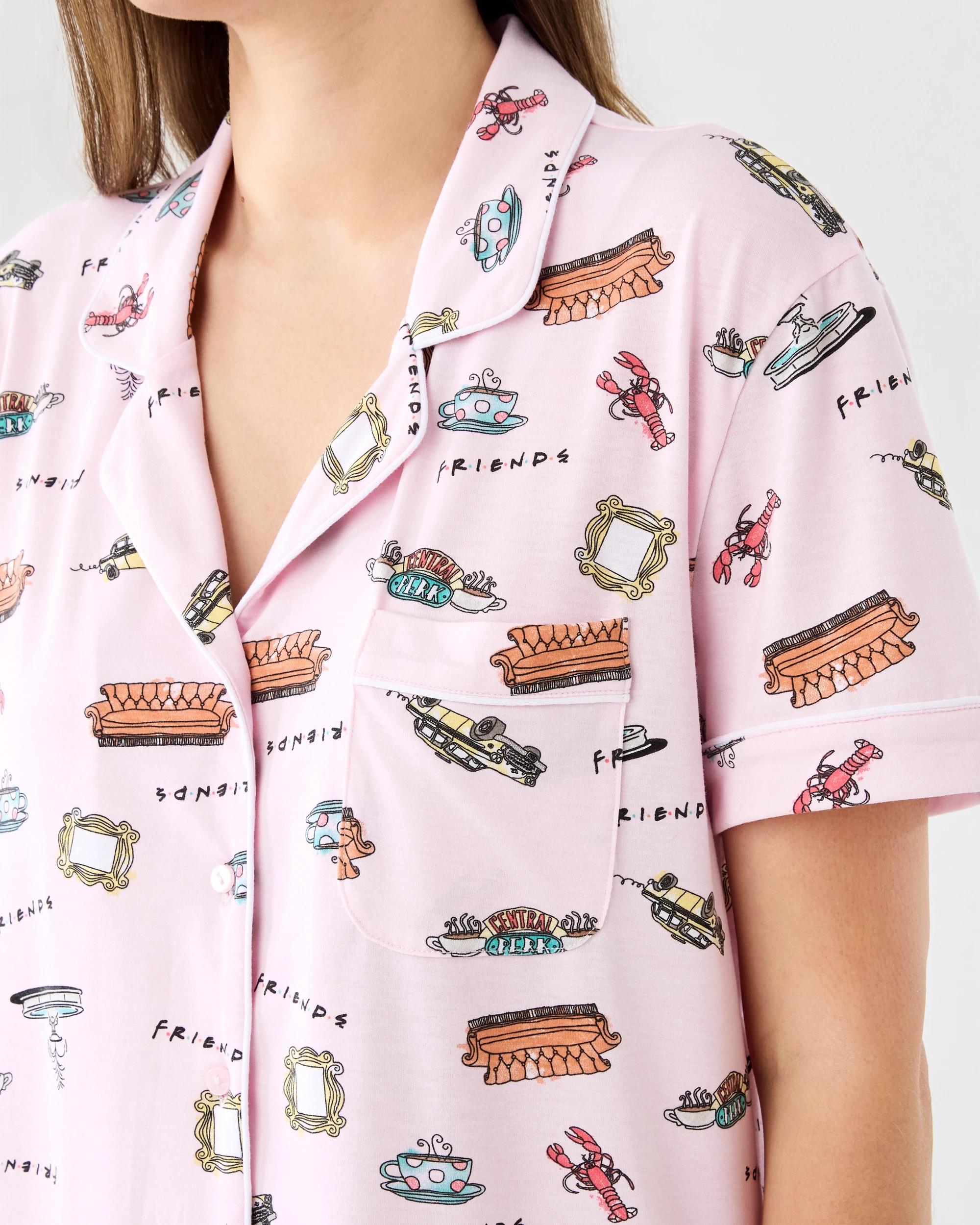 6 Friends License Short Sleeve Top and Shorts Comfort Pyjama Set Frnds Aop, 6 of 8