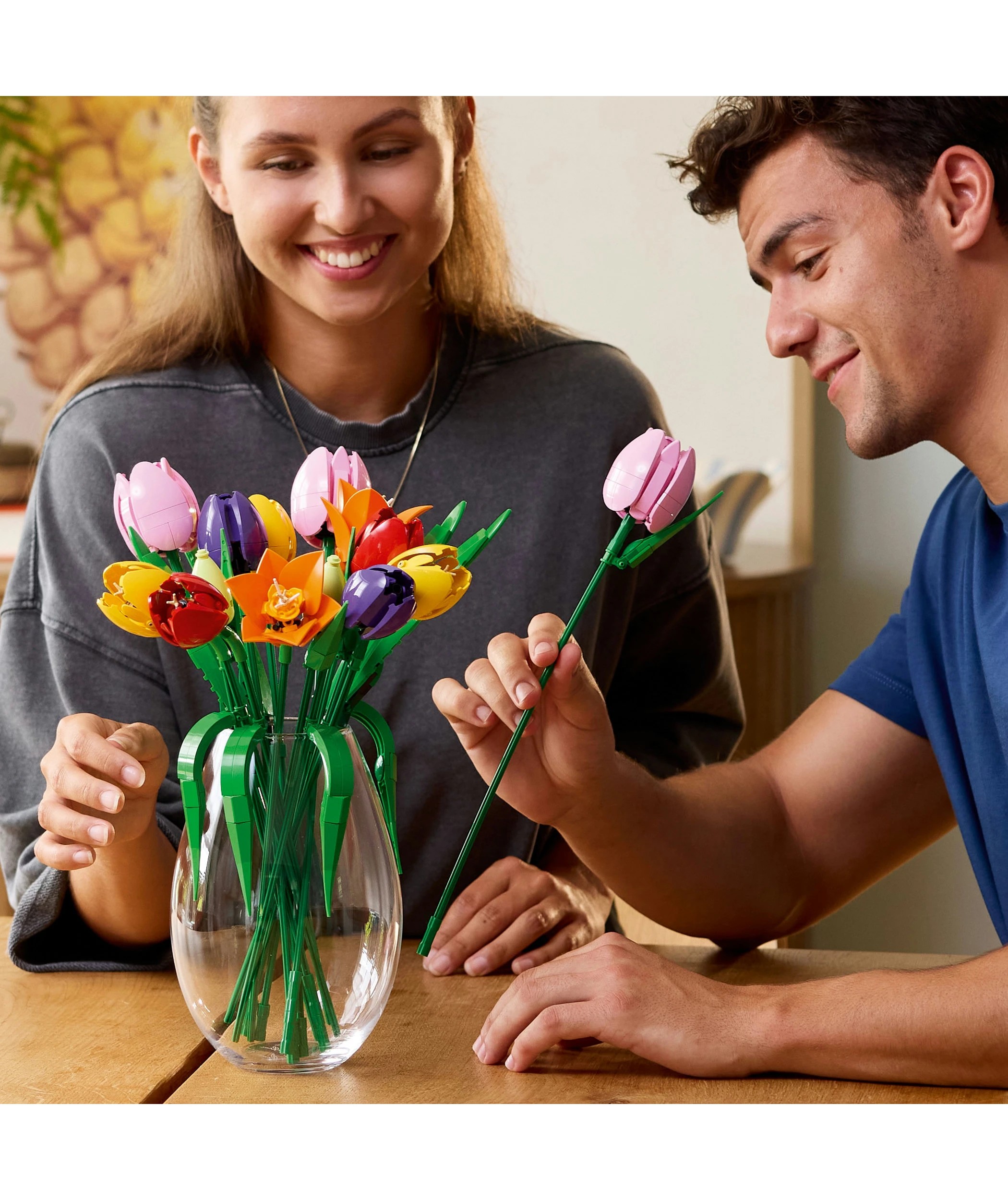 8 LEGO Botanicals Tulip Bouquet 11501, 8 of 10