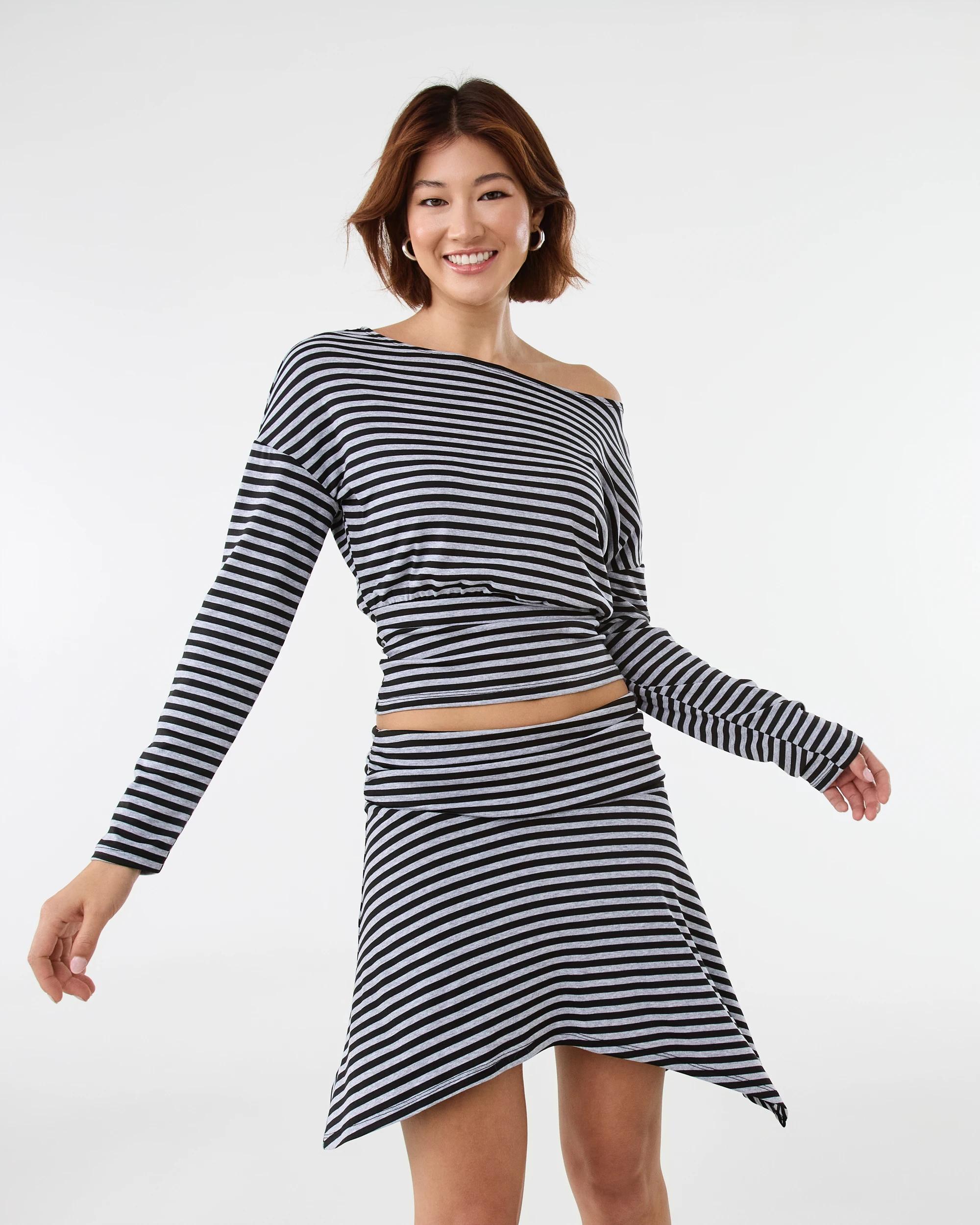 8 Long Sleeve Off the Shoulder Top Stripe, 8 of 8