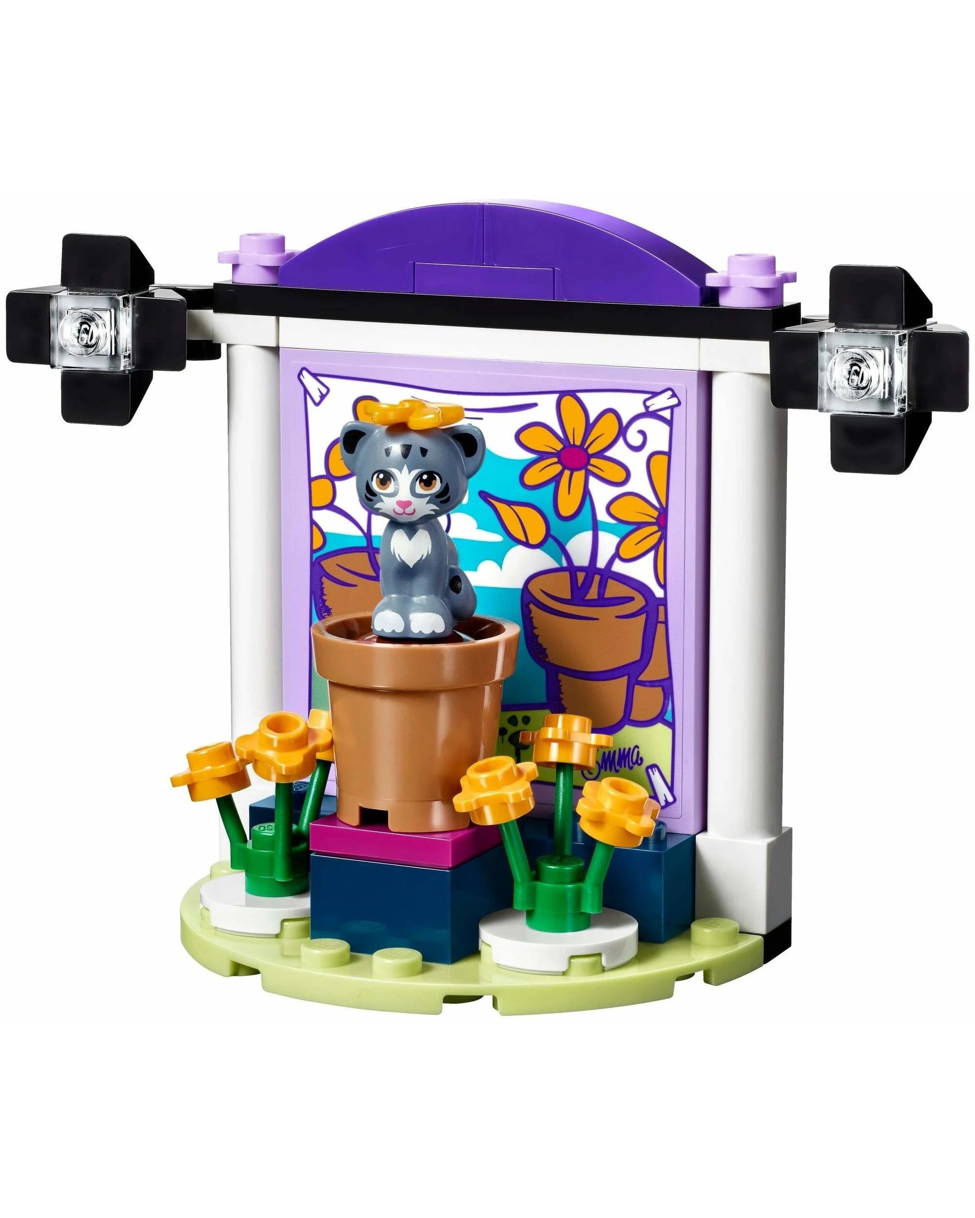 4 LEGO 41305 Emma's Photo Studio Playset with Mini-doll Figure, 4 of 5