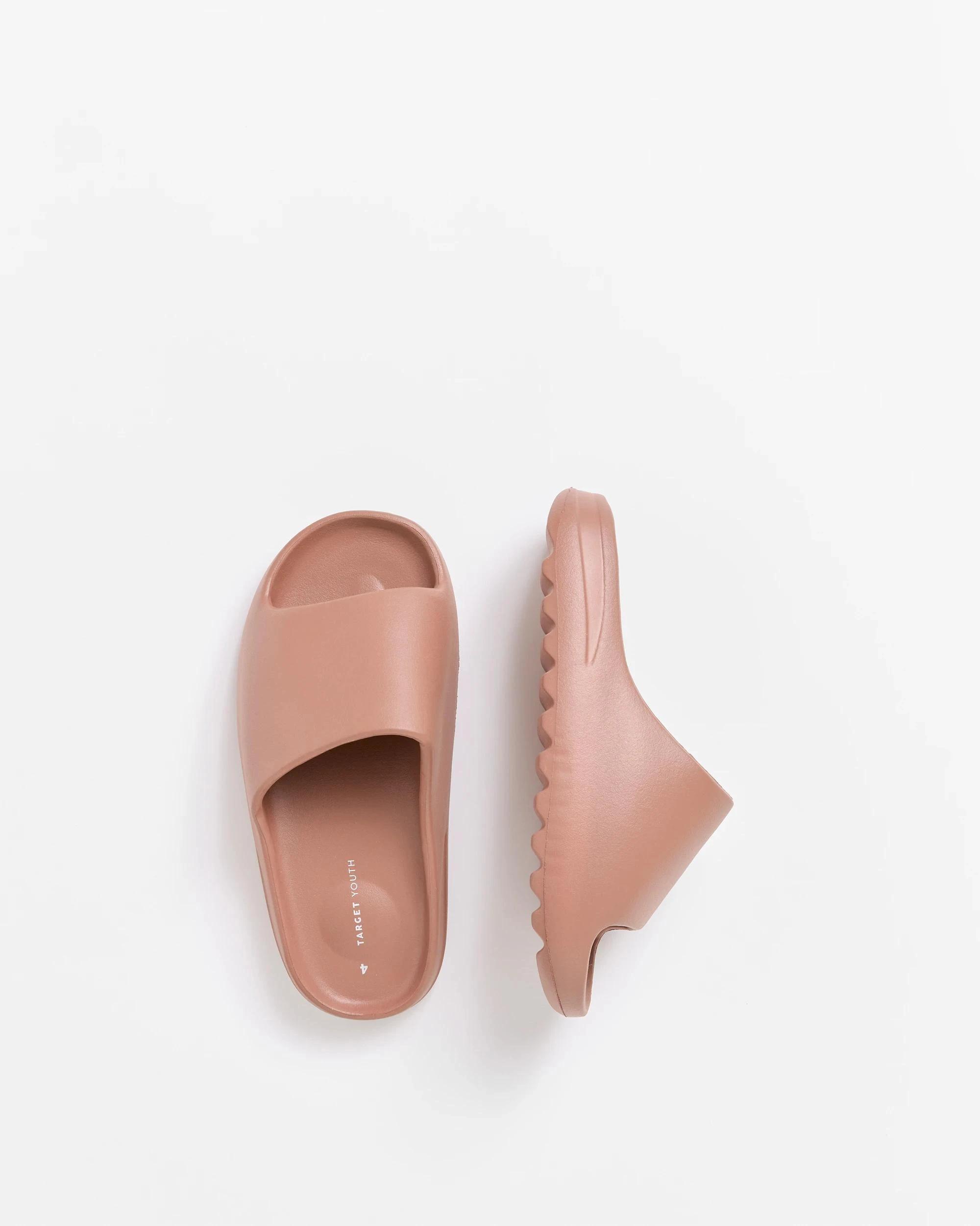 3 Target Girls Senior Moulded Pool Slides CHOCOLATE, 3 of 3