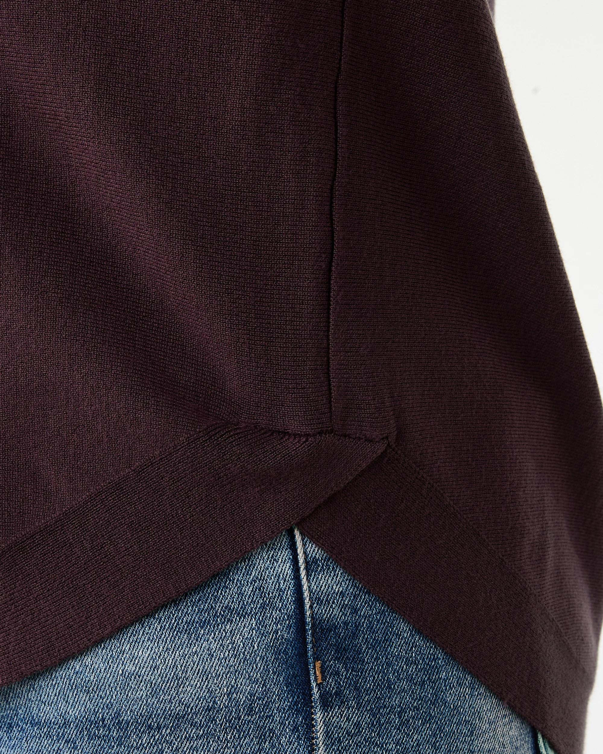 6 Curve Lightweight V-Neck Jumper Fudge, 6 of 6