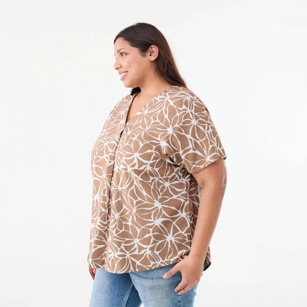 2 Curve Short Sleeve Woven Top BROKEN FLORAL DUNE BEIGE, 2 of 5