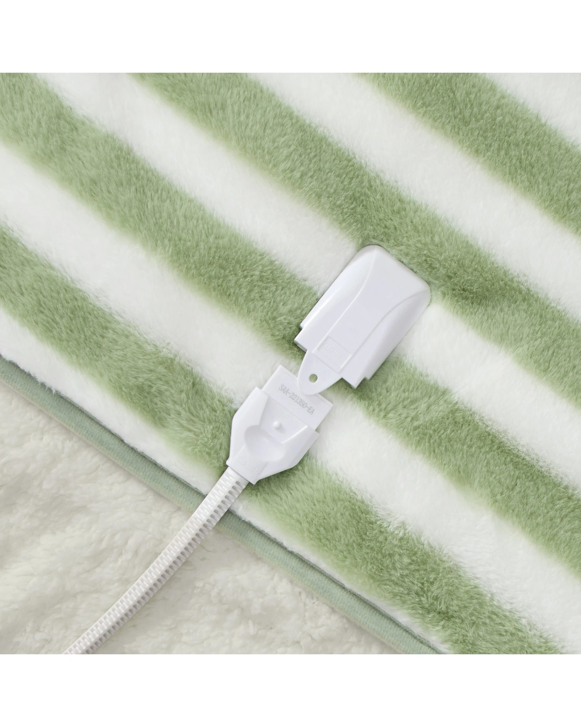6 Dreamaker Linea Faux Fur Heated Throw 180x200cm - Olive, 6 of 9