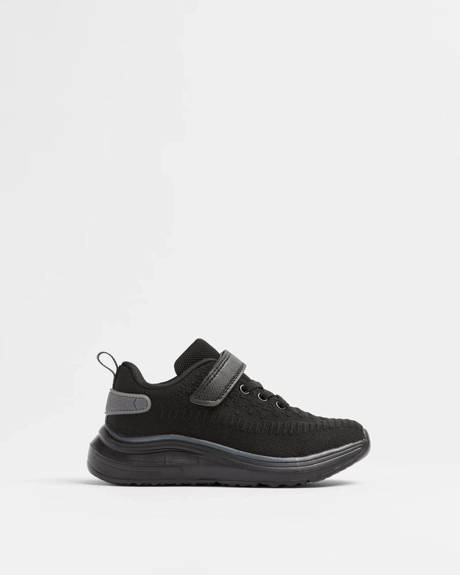 1 Target Kids Boys Junior Self-Fastening Sneaker BLACK, 1 of 2