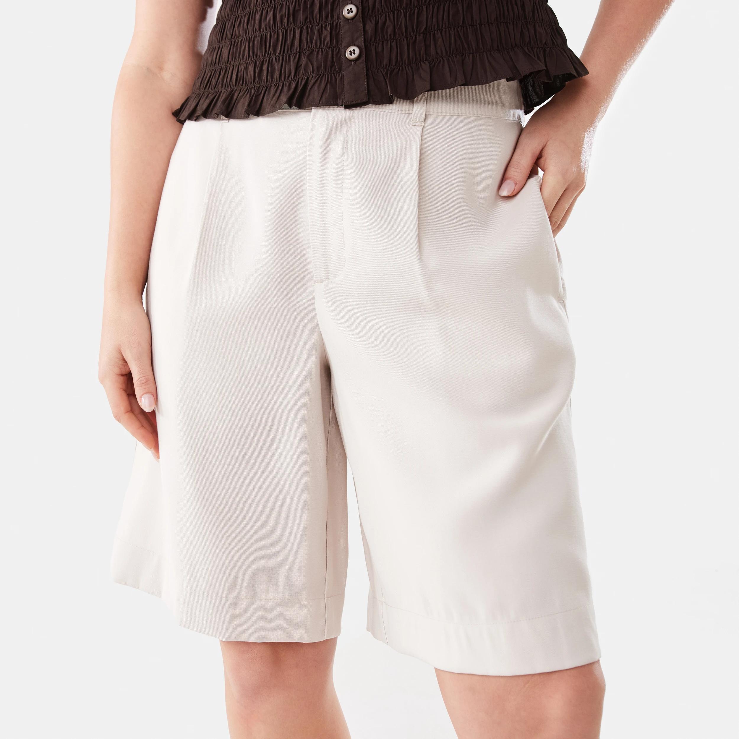 1 Tailored Bermuda Shorts NATURAL BEIGE, 1 of 7