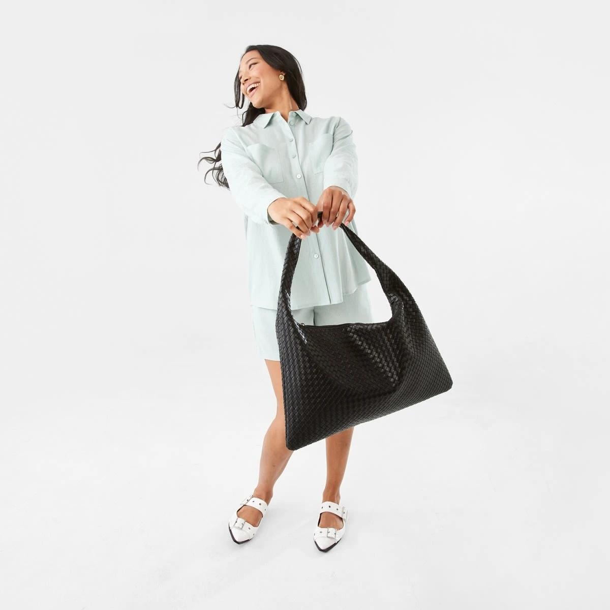 11 Weave Shoulder Bag BLACK, 11 of 11