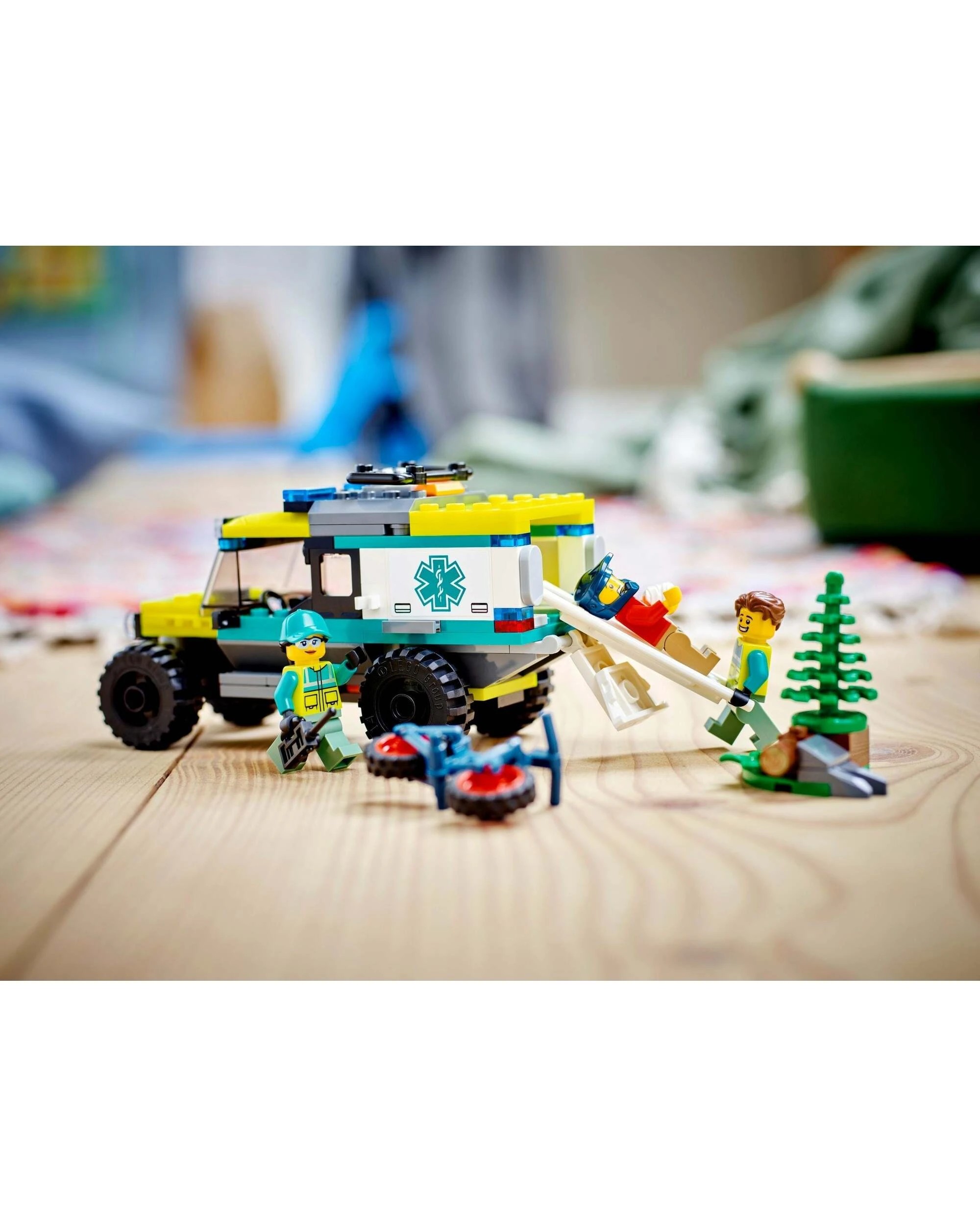 4 Lego City 40582 4x4 Off-Road Ambulance Rescue, 4 of 4